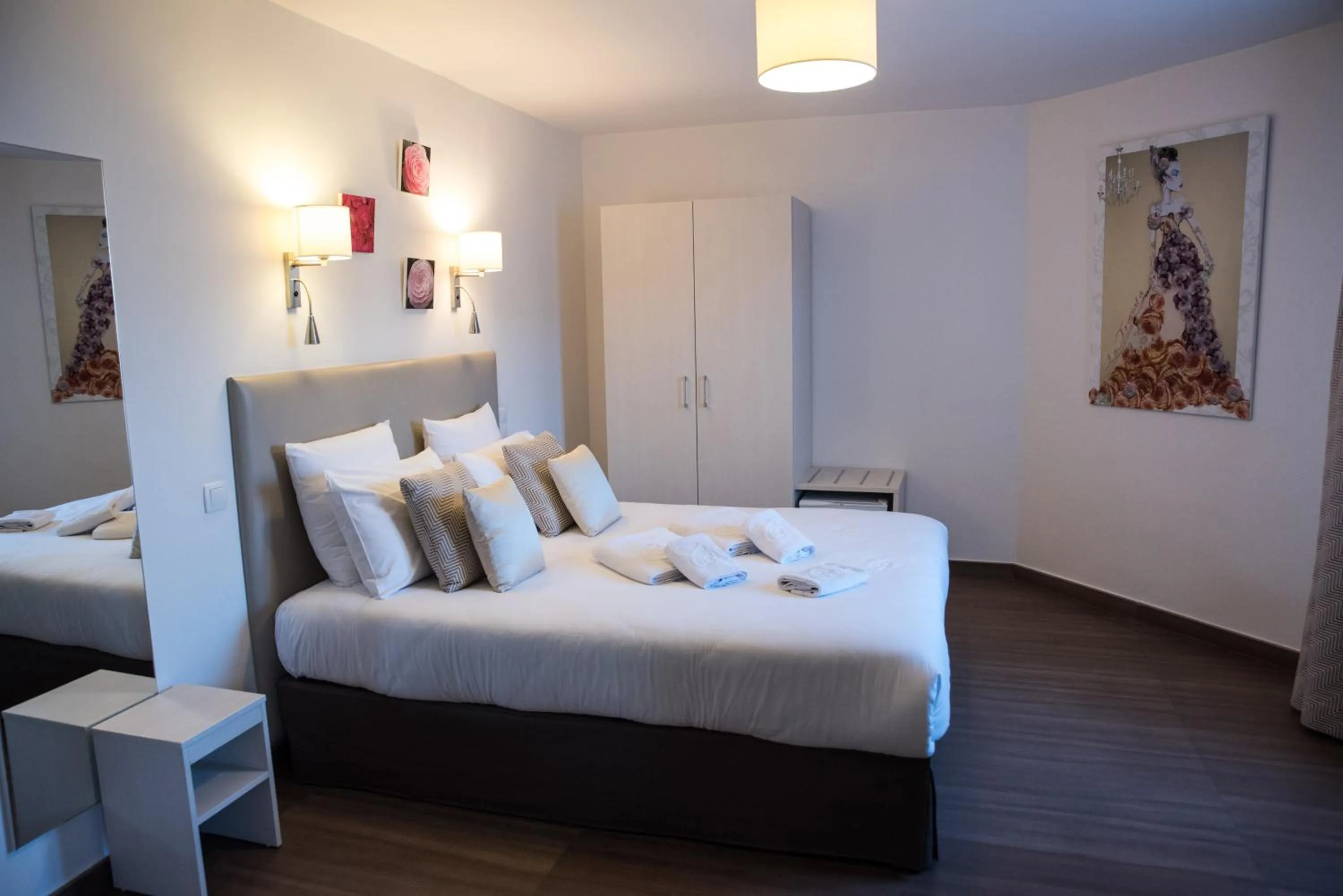 Bed in Hôtel CASABELLA Cannes Mouans Sartoux