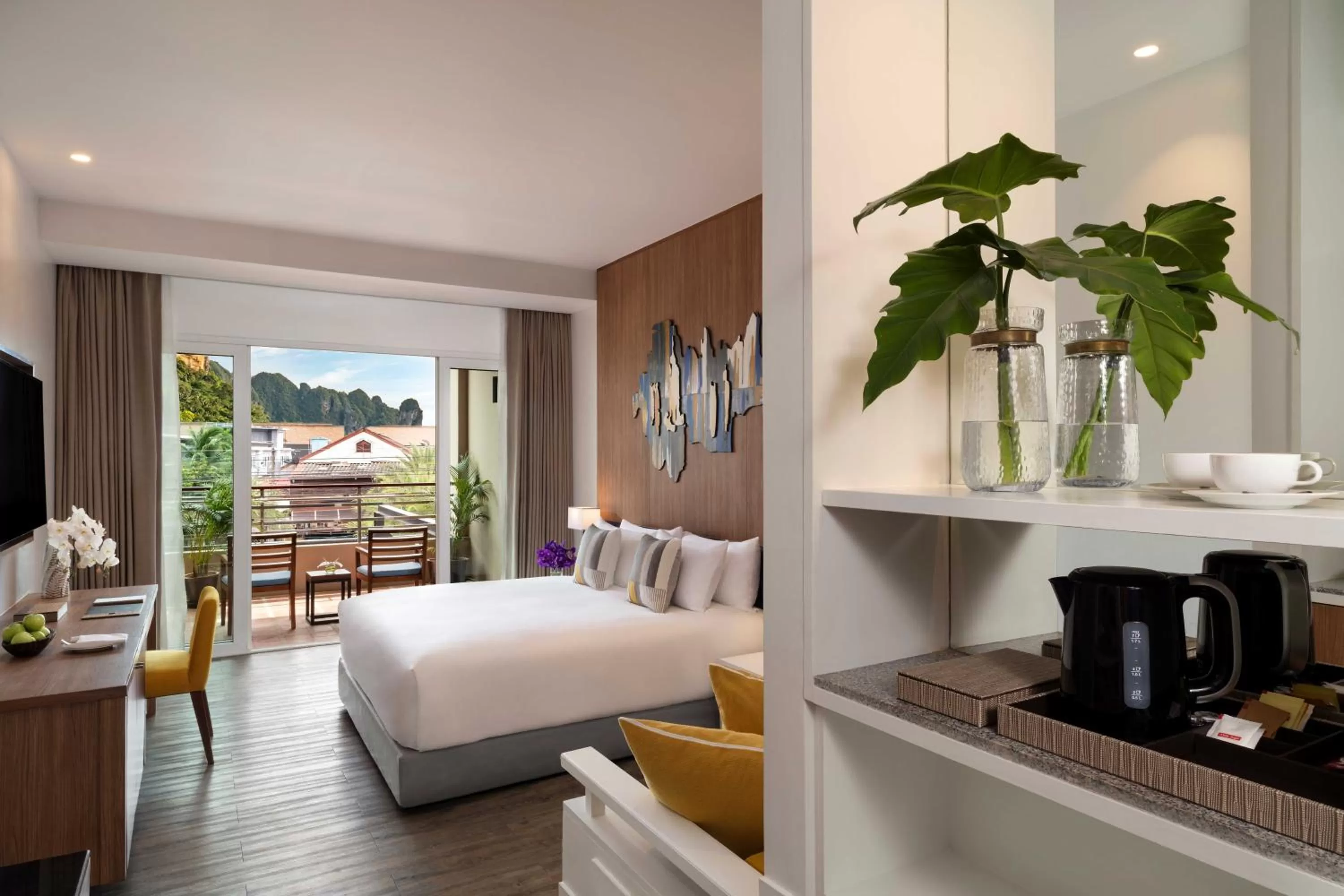 Balcony/Terrace, Bed in Avani Ao Nang Cliff Krabi Resort