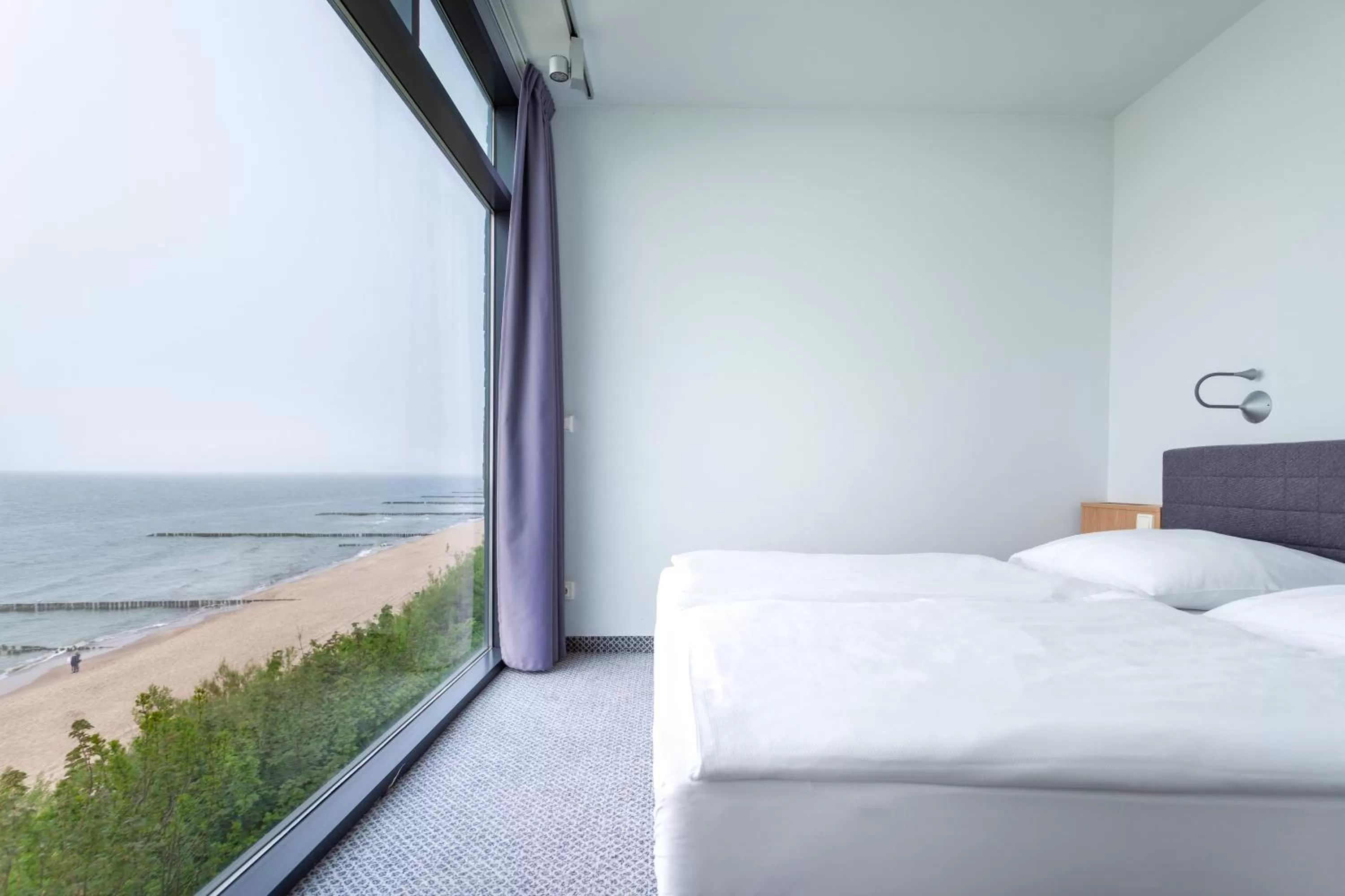 Sea view, Bed in Boulevard Ustronie Morskie by Zdrojowa