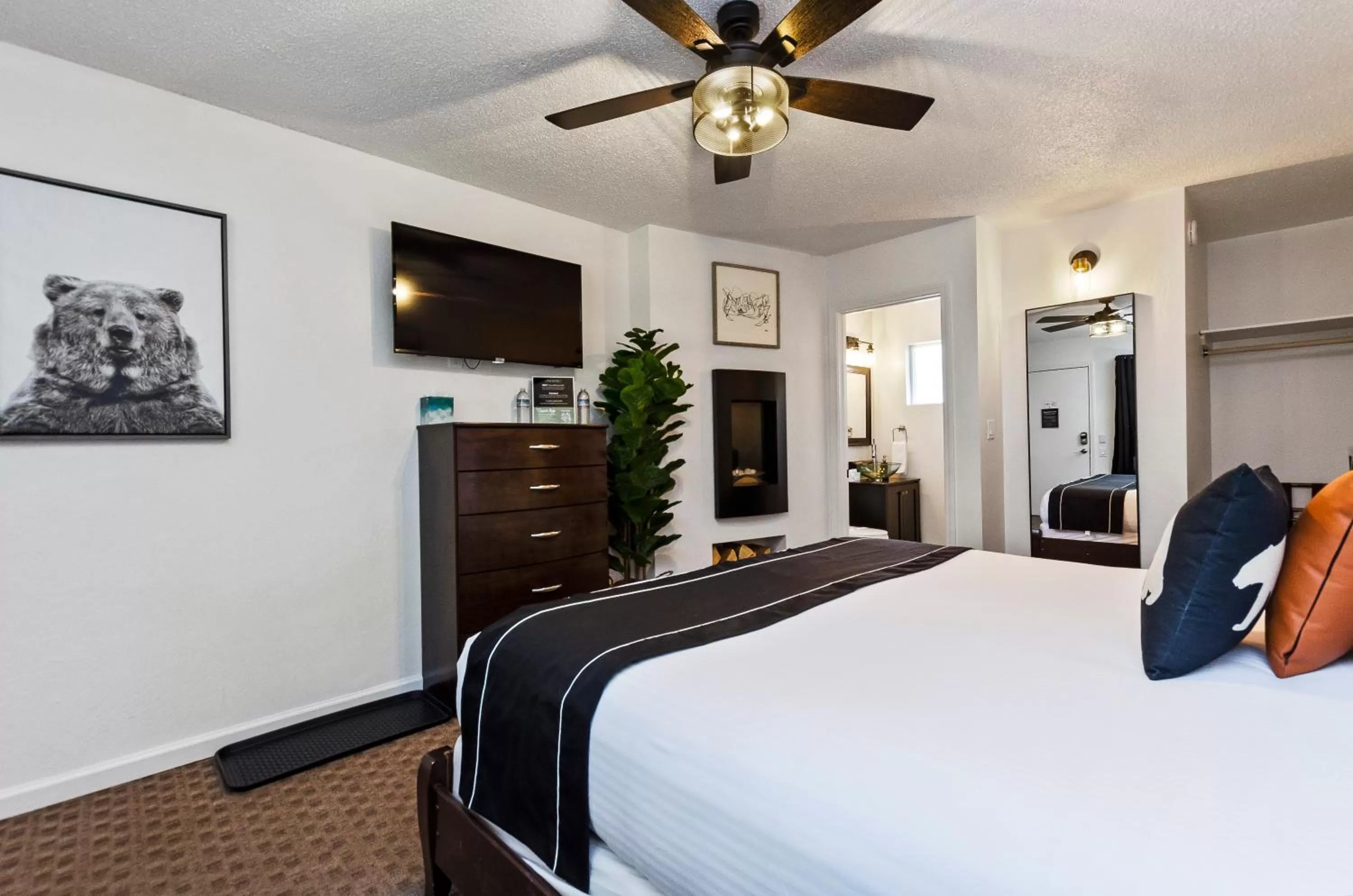 Bed in The Jeffrey Hotel