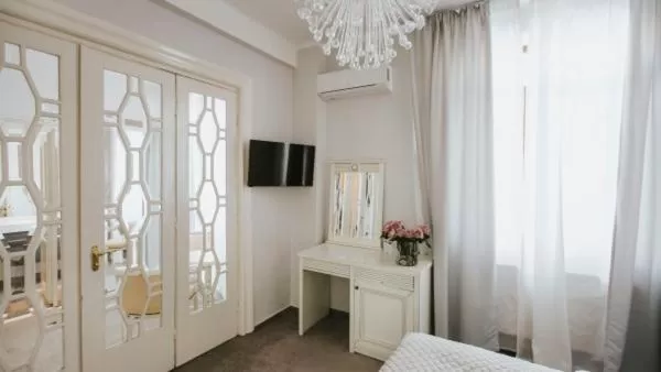 Photo of the whole room, TV/Entertainment Center in Vila Cornelia