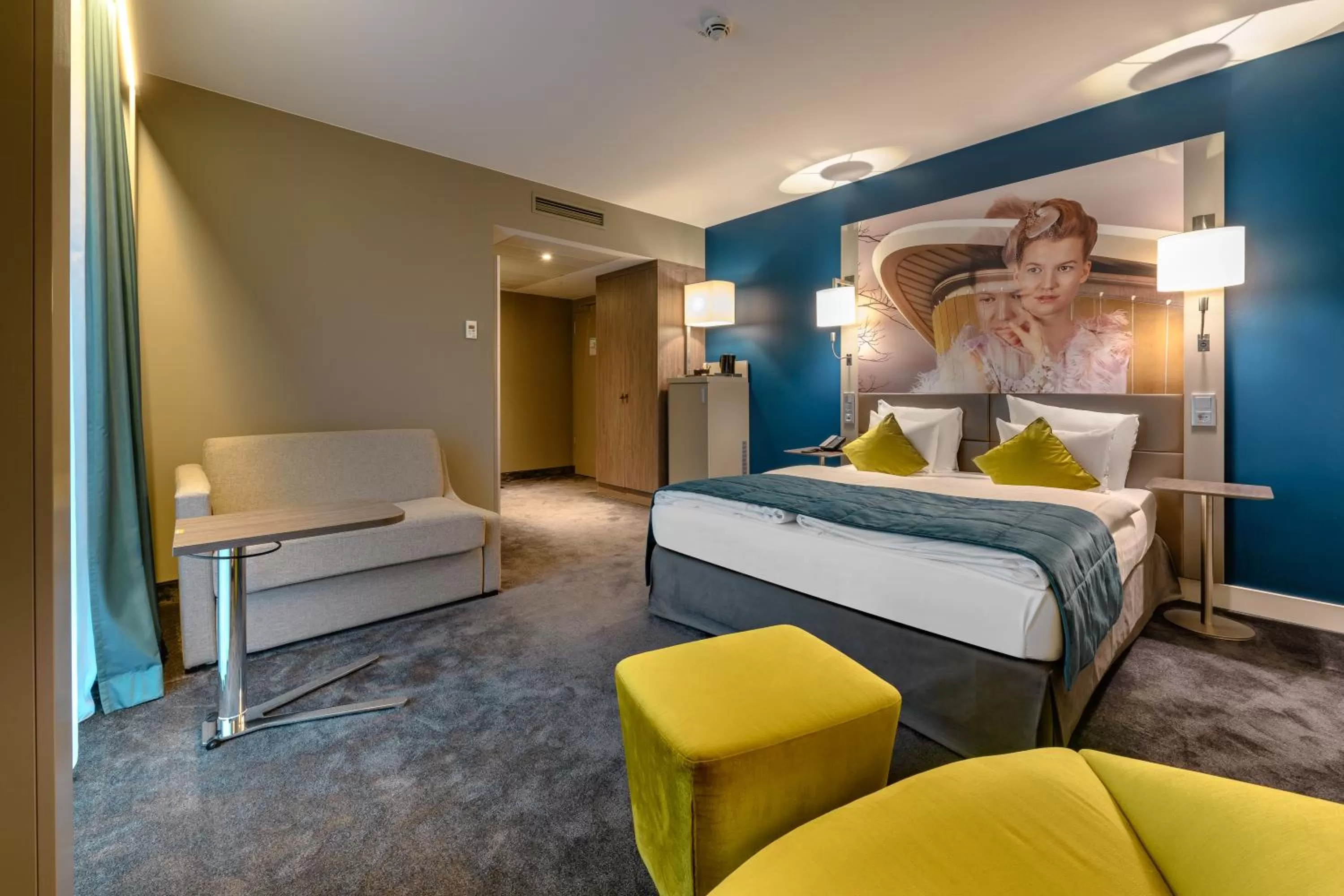 Photo of the whole room, Bed in MERCURE Hotel Berlin Wittenbergplatz