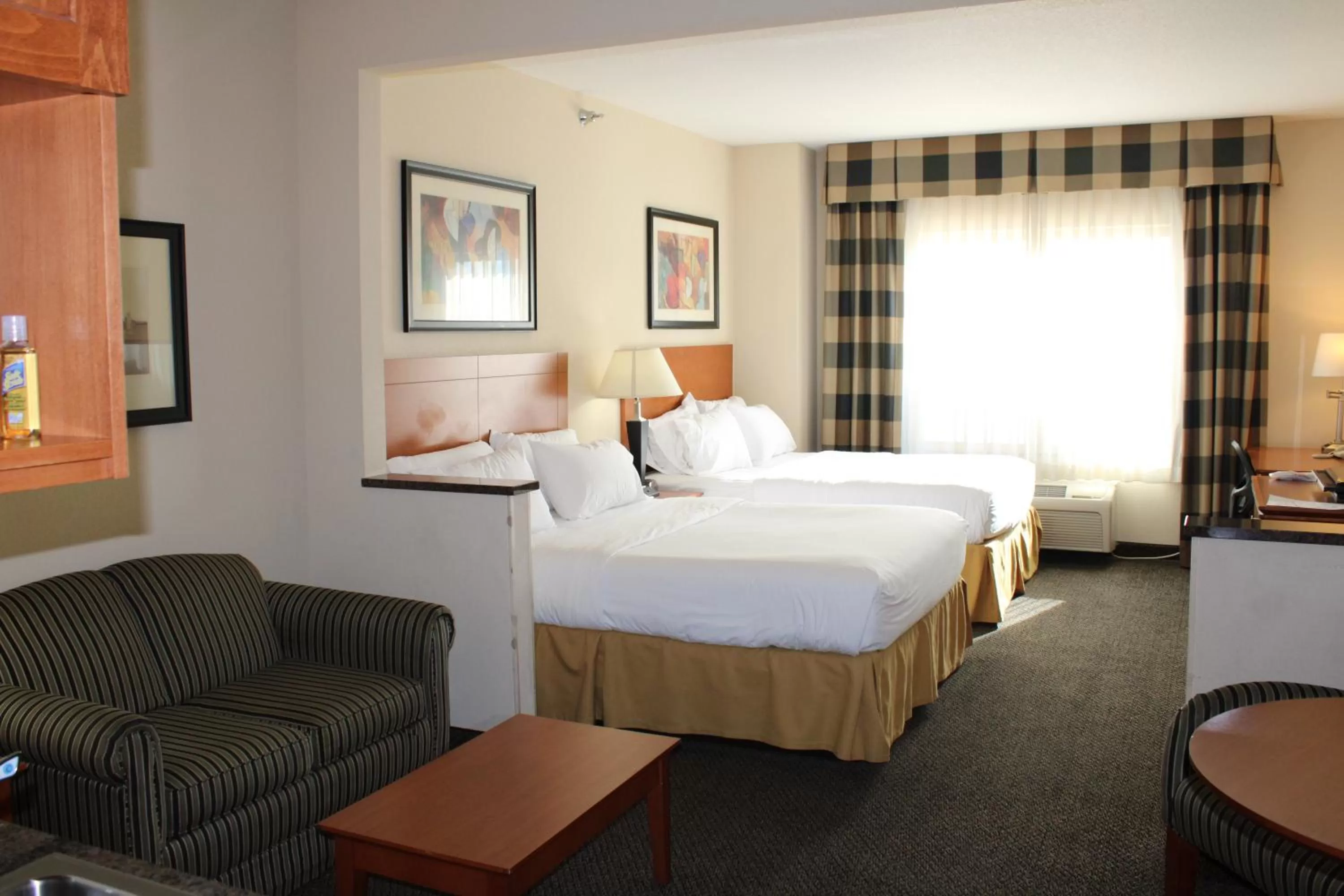Photo of the whole room, Bed in Holiday Inn Express Hotel Vernal by IHG