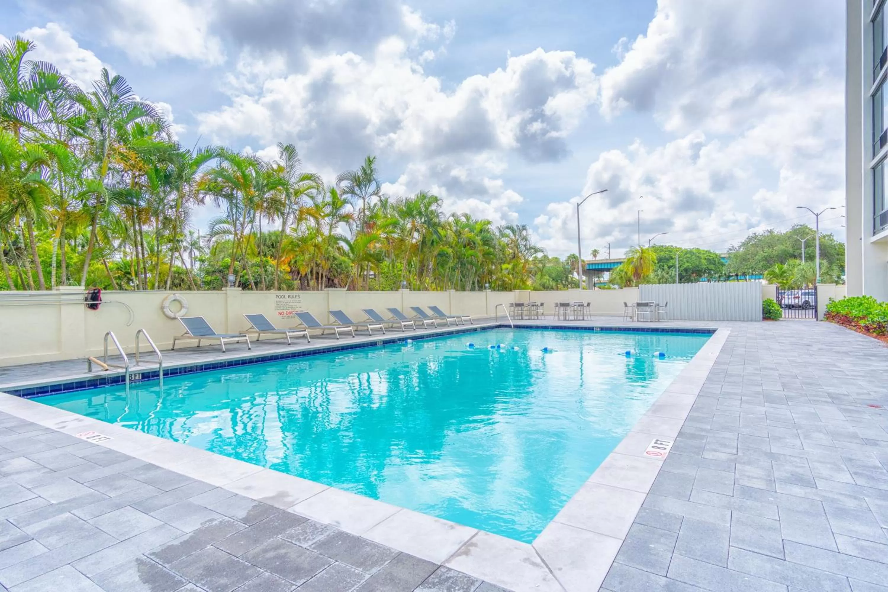 Swimming pool in Holiday Inn Miami International Airport by IHG