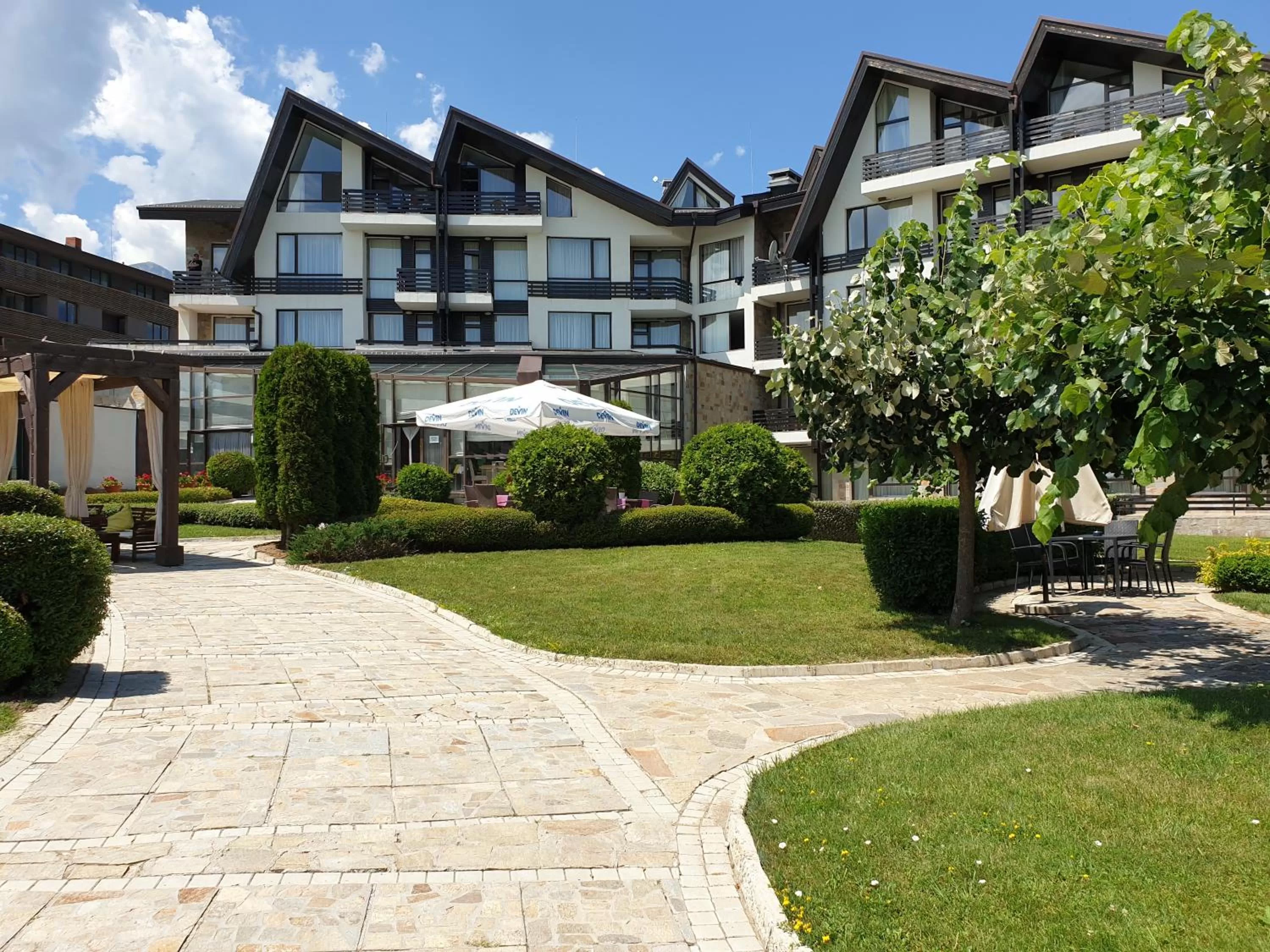 Patio in Private Studio in Aspen Golf and Ski Resort