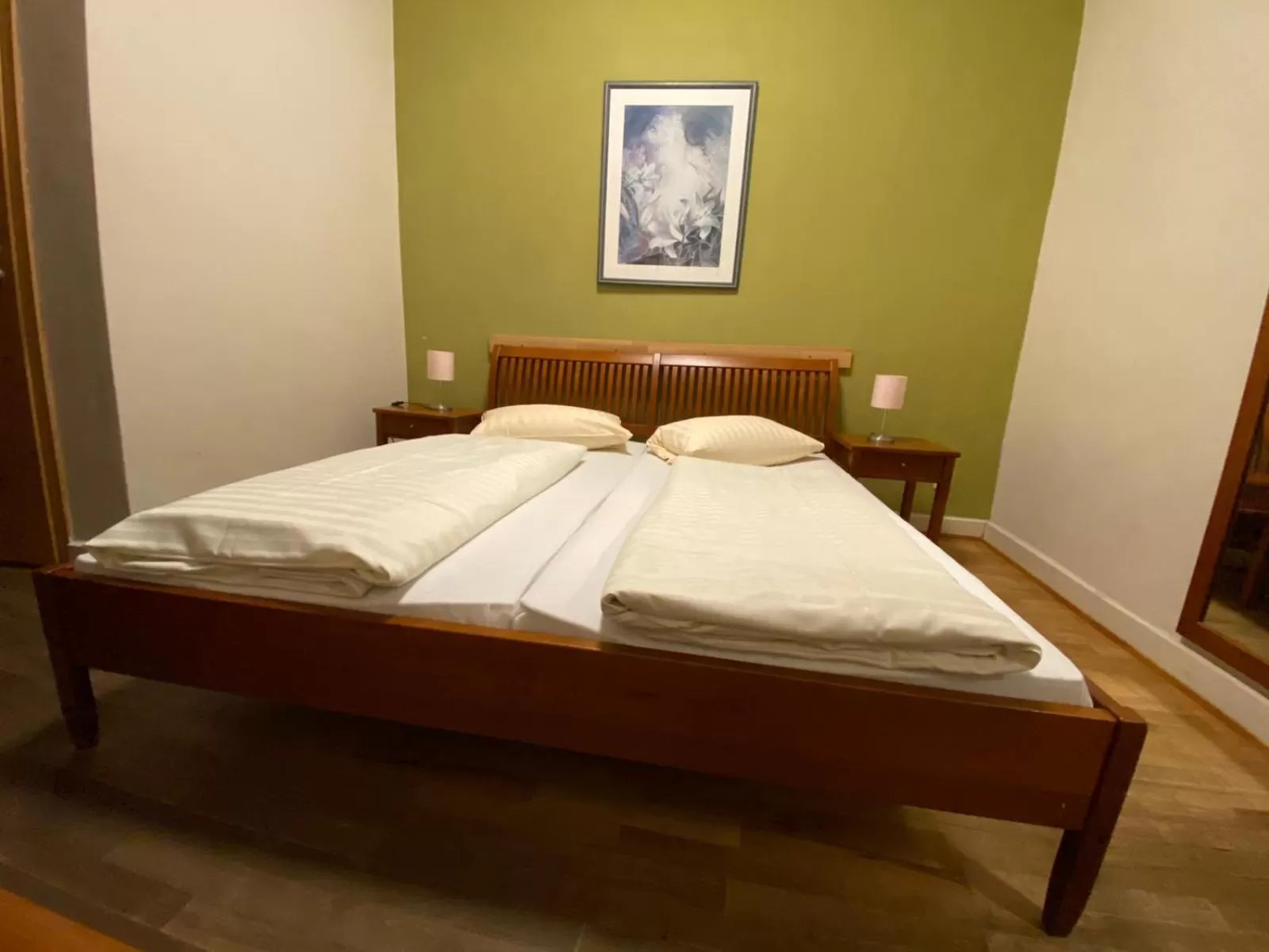 Bed in Hotel Restaurant Frankenturm