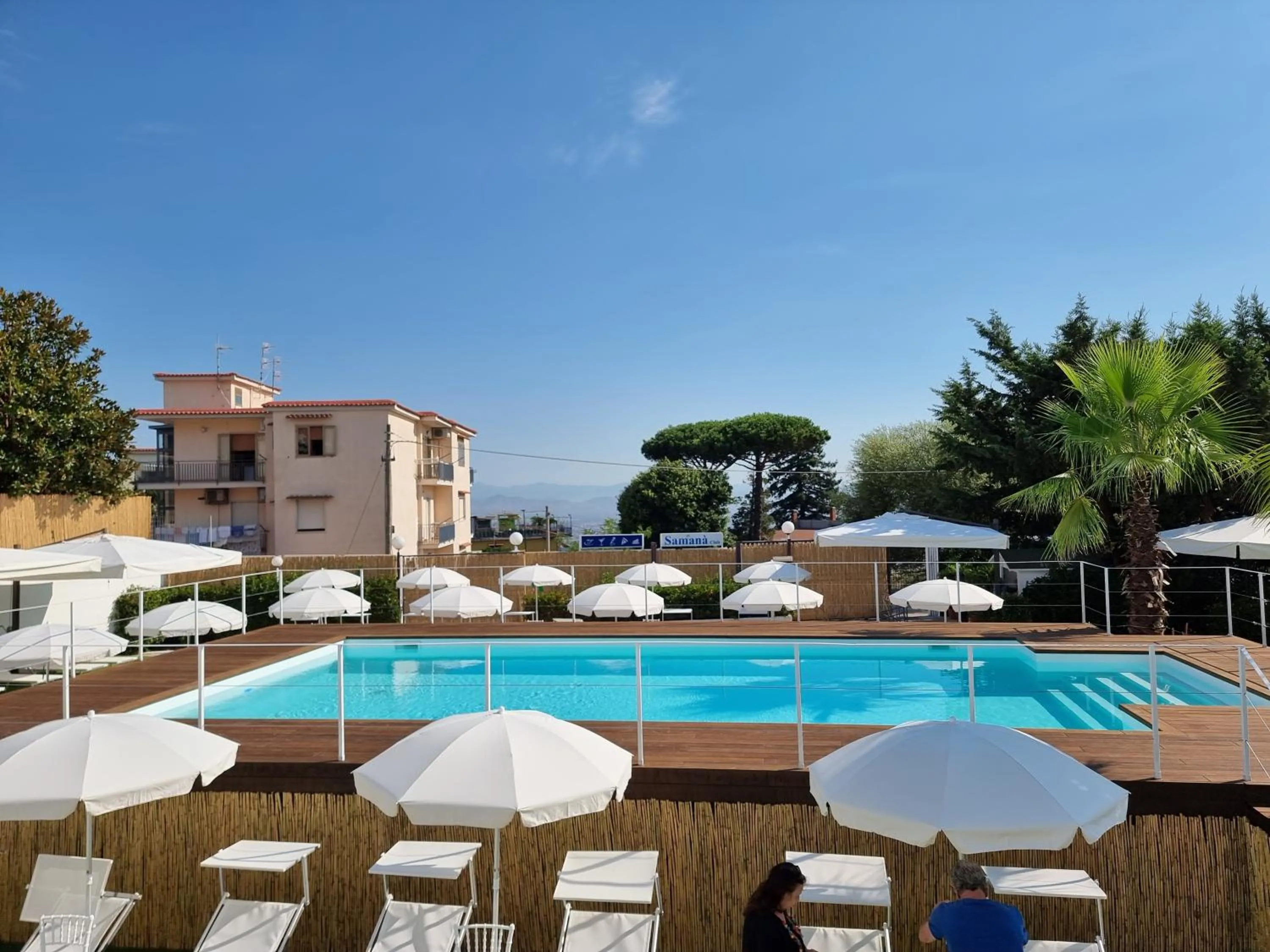 Swimming pool in Ranch Palace Hotel