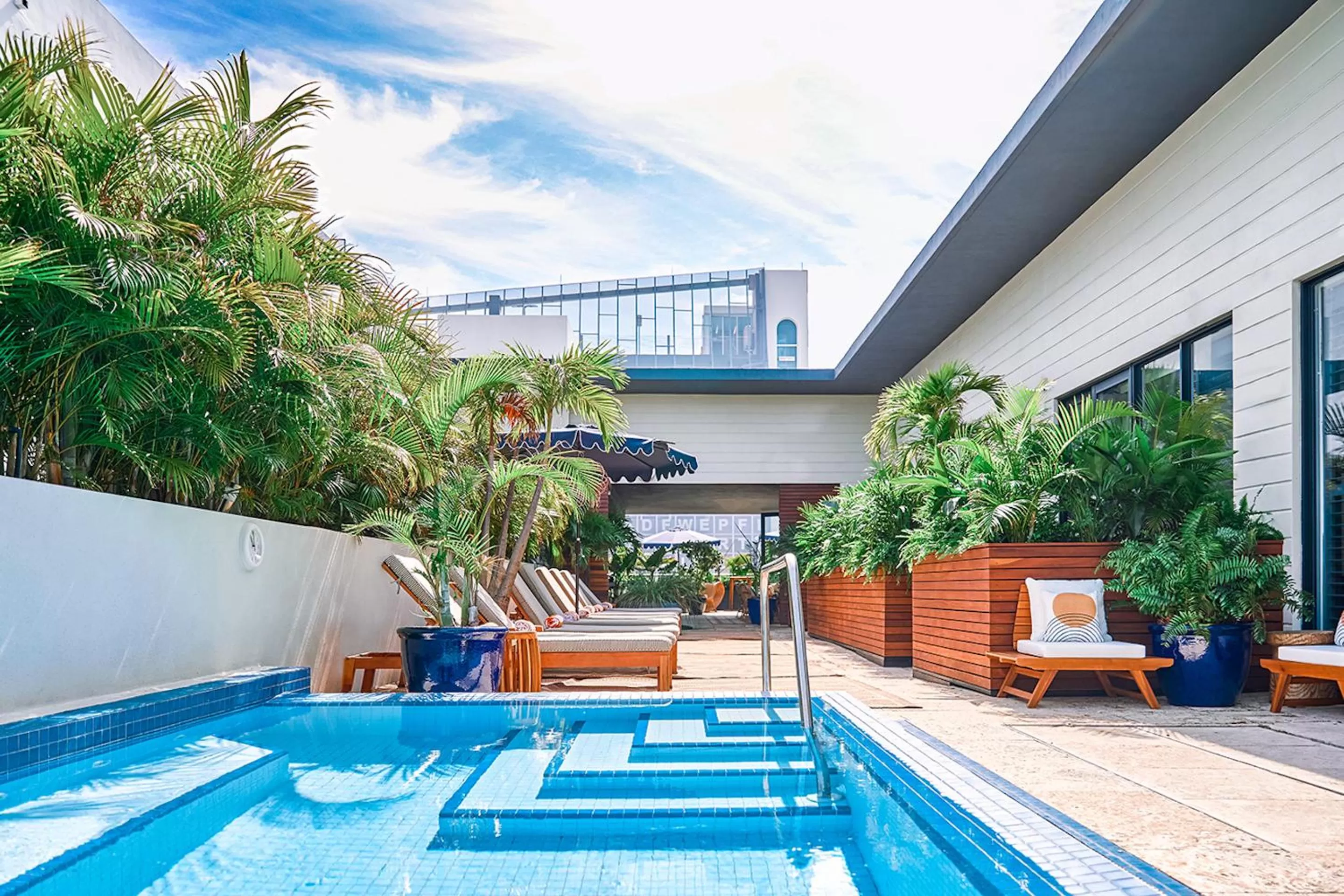 Swimming Pool in KAYAK Miami Beach