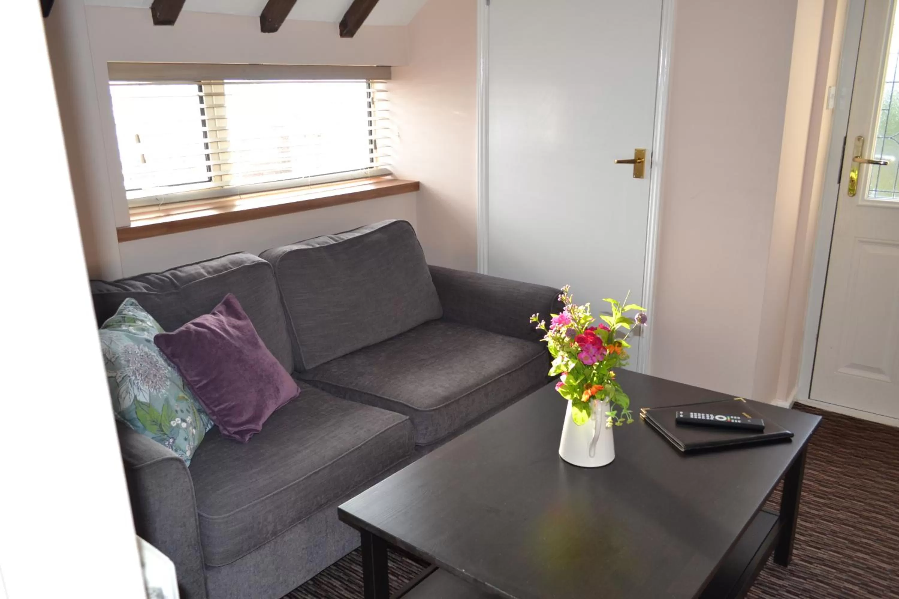 Living room in Oak Tree Inn