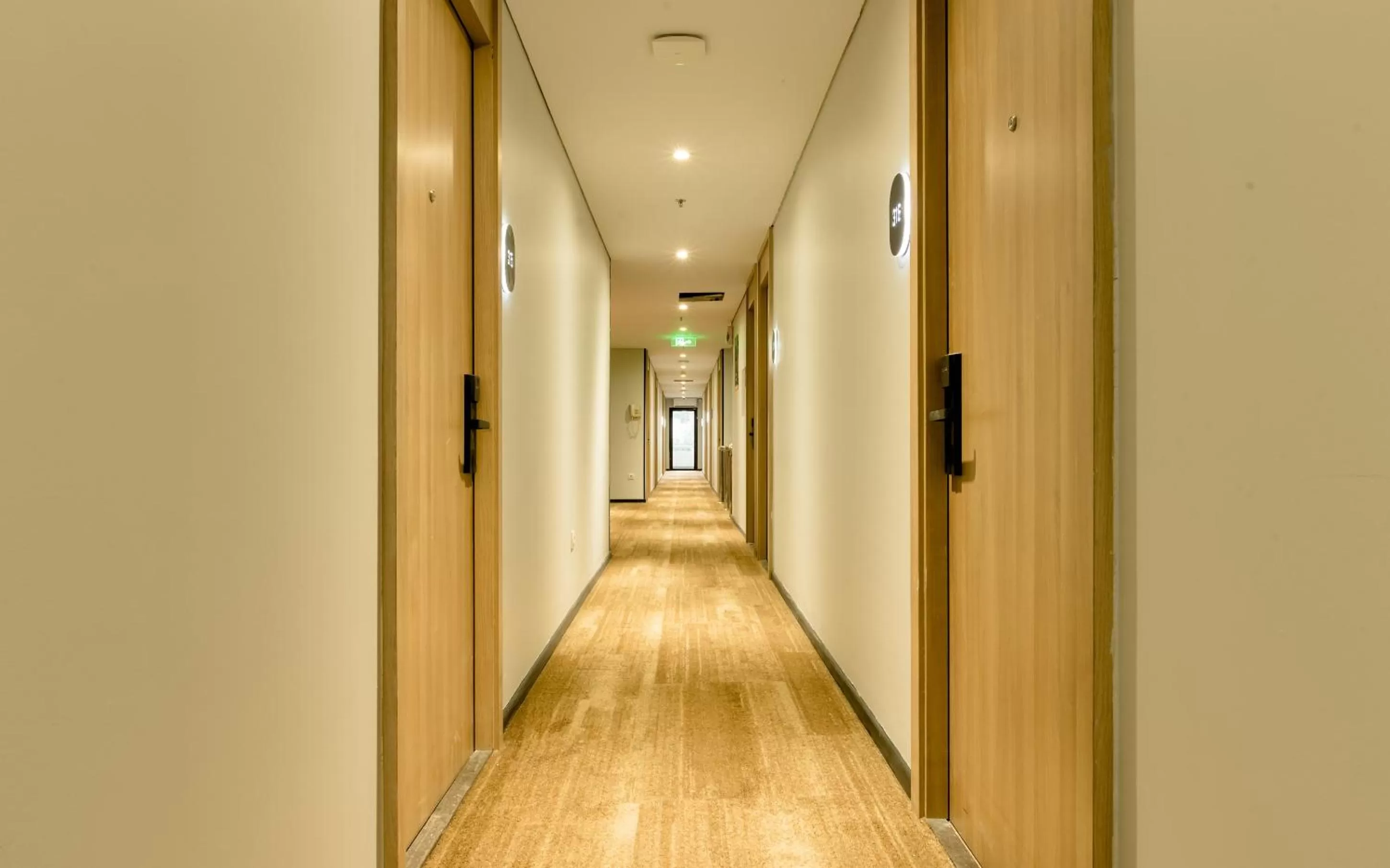 Area and facilities in Yellow Bee Tanah Abang