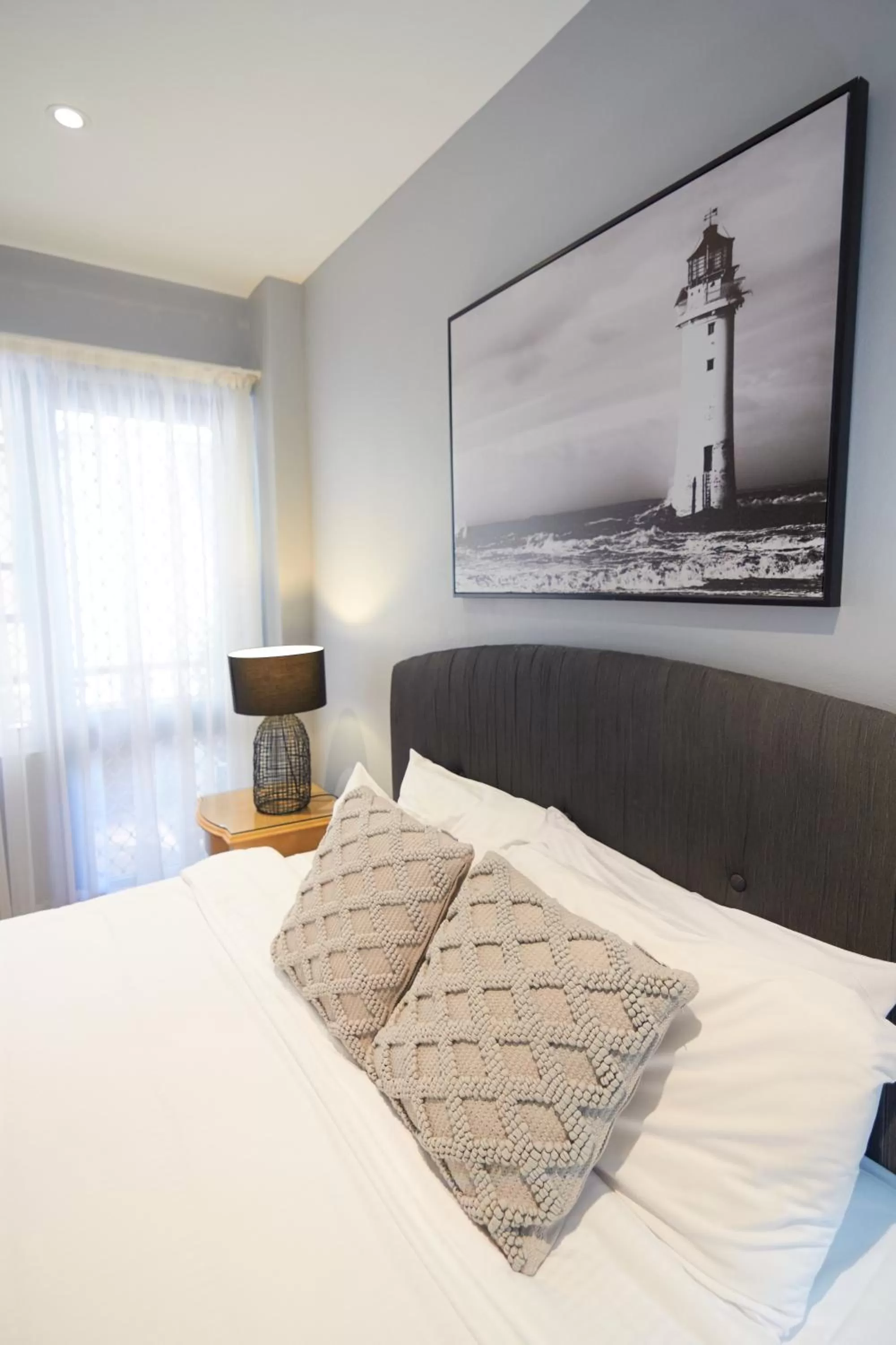 Bed in Mariners Court Hotel Sydney