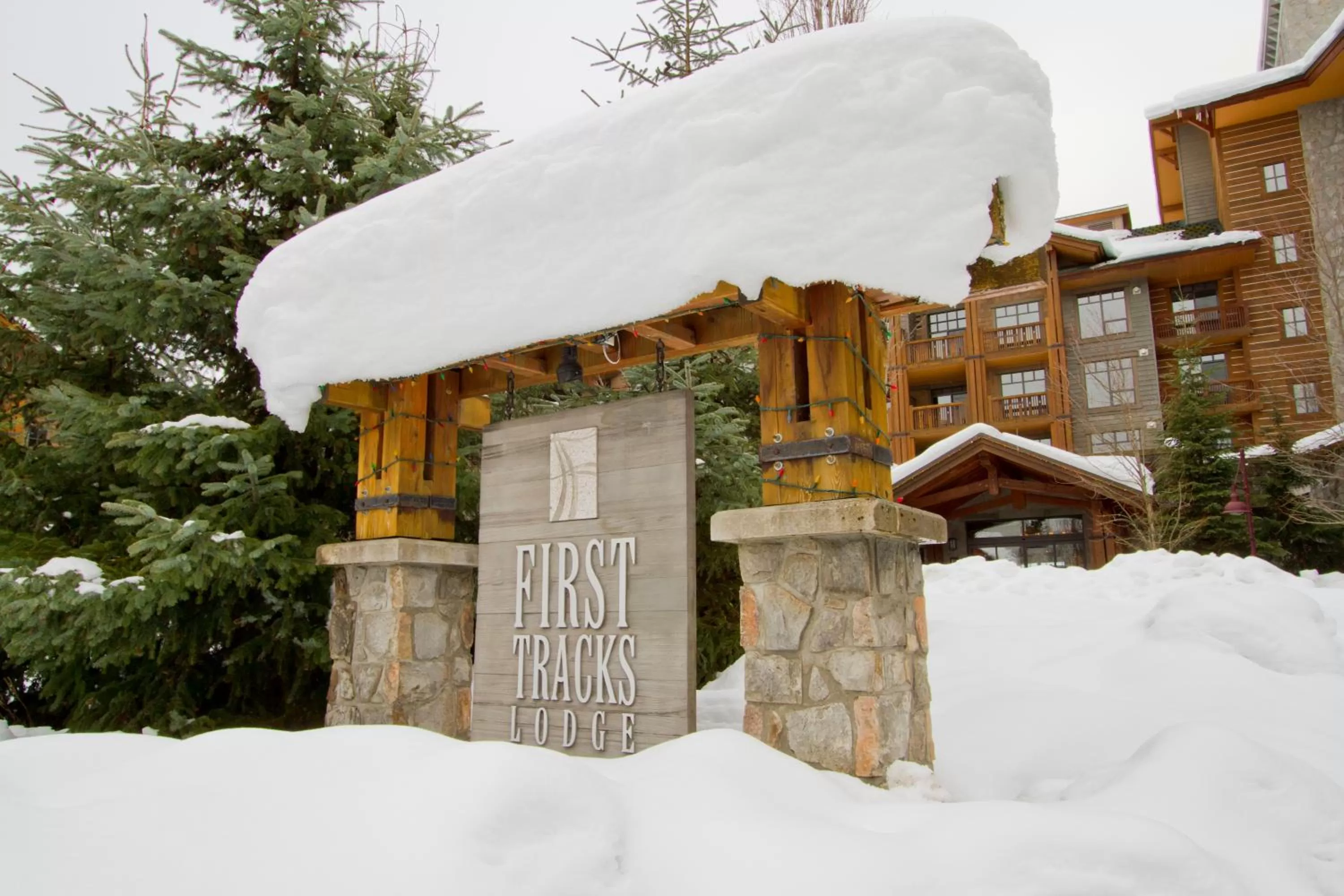 Facade/entrance in First Tracks Lodge, by Lodging Ovations