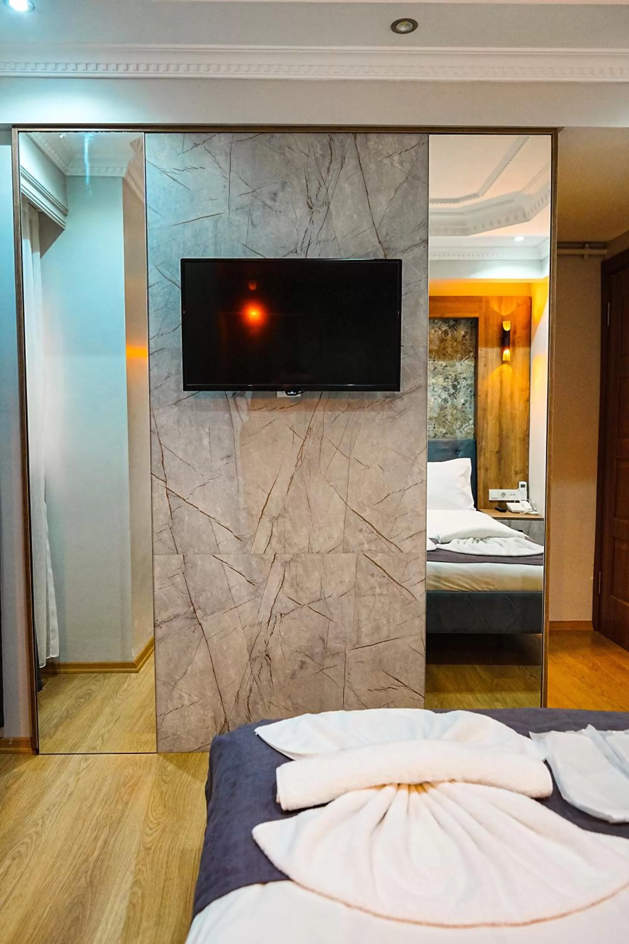 TV and multimedia, Bed in Reyyan Hotel