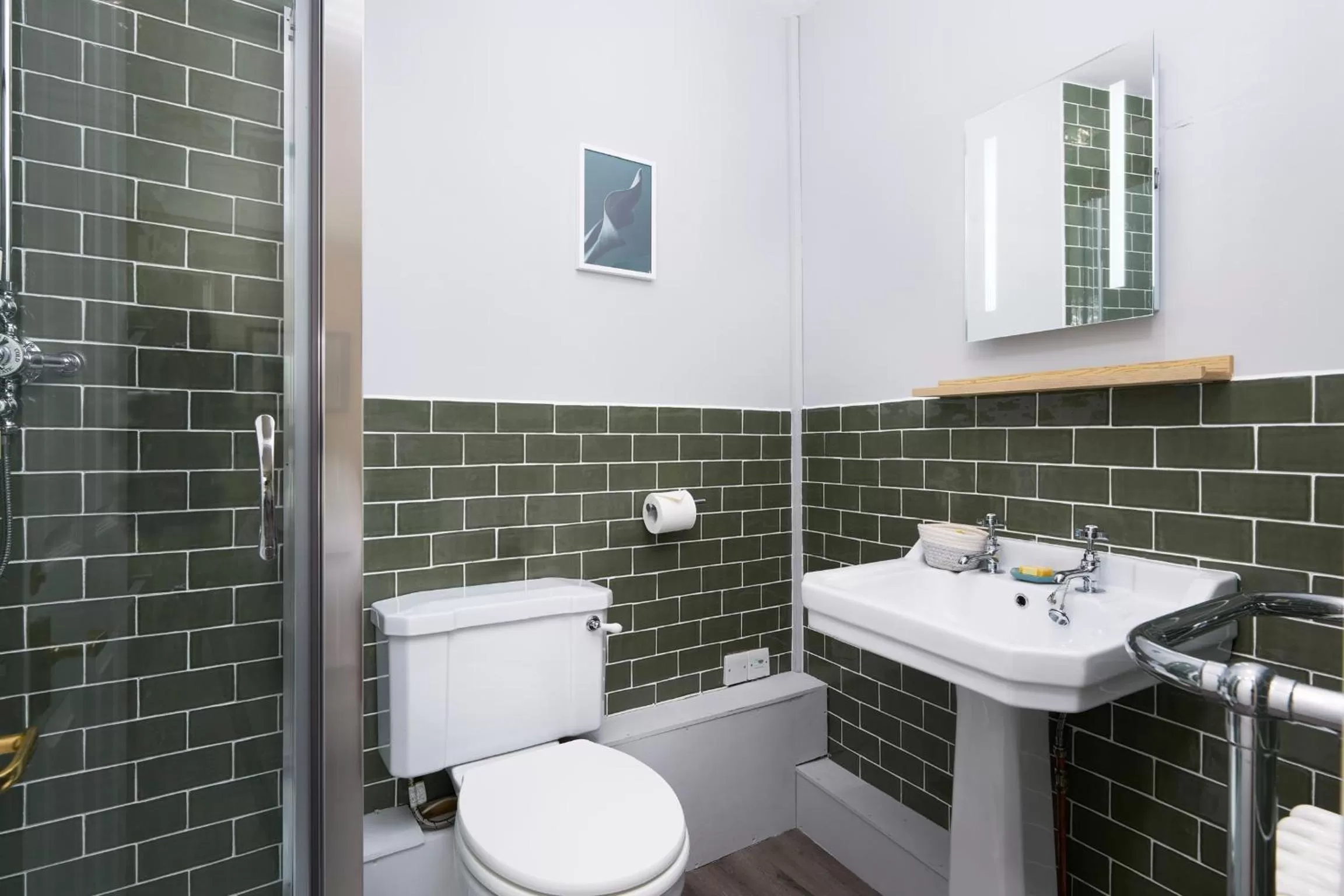 Bathroom in The White Hart Hotel