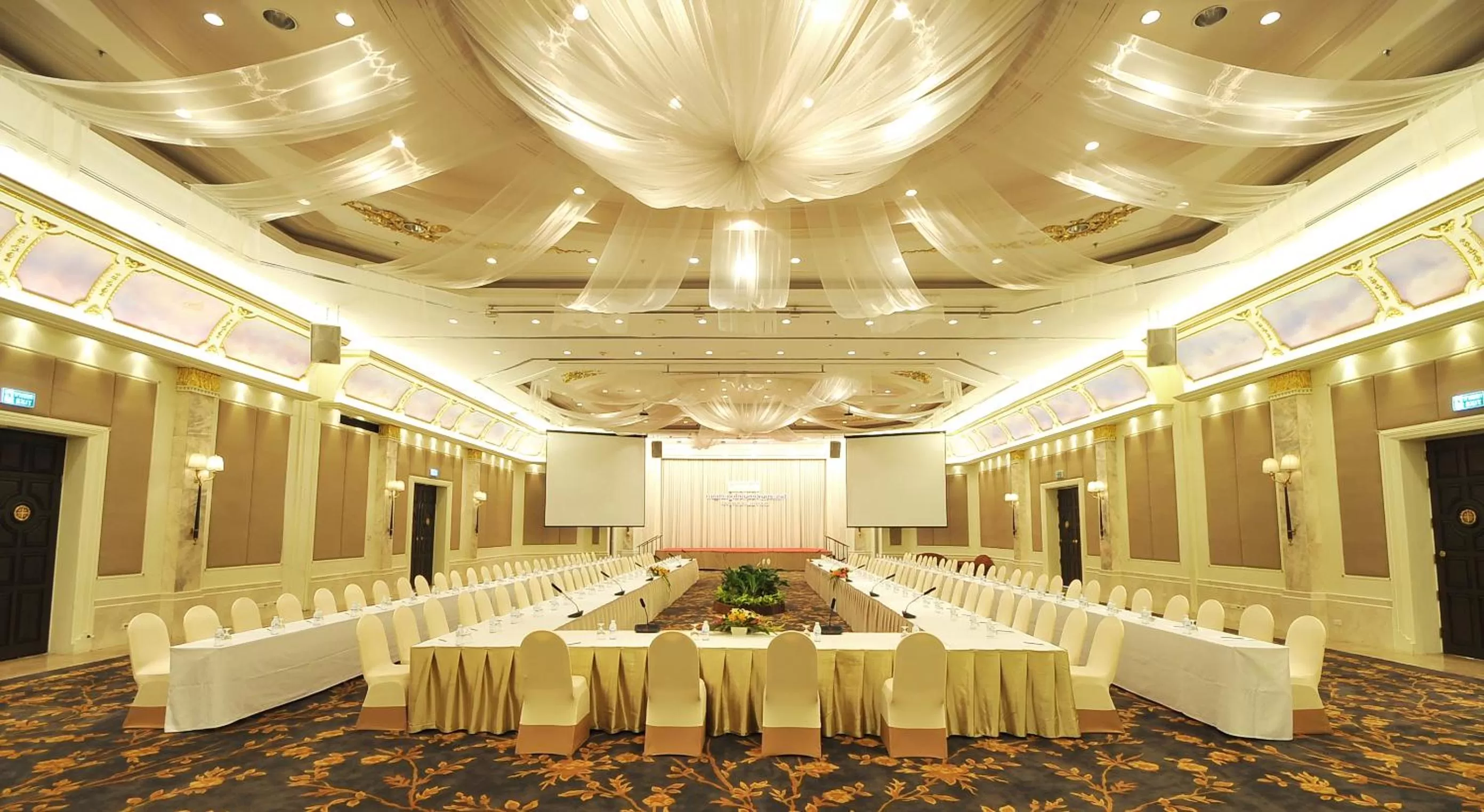 Business facilities in Rama Gardens Hotel Bangkok