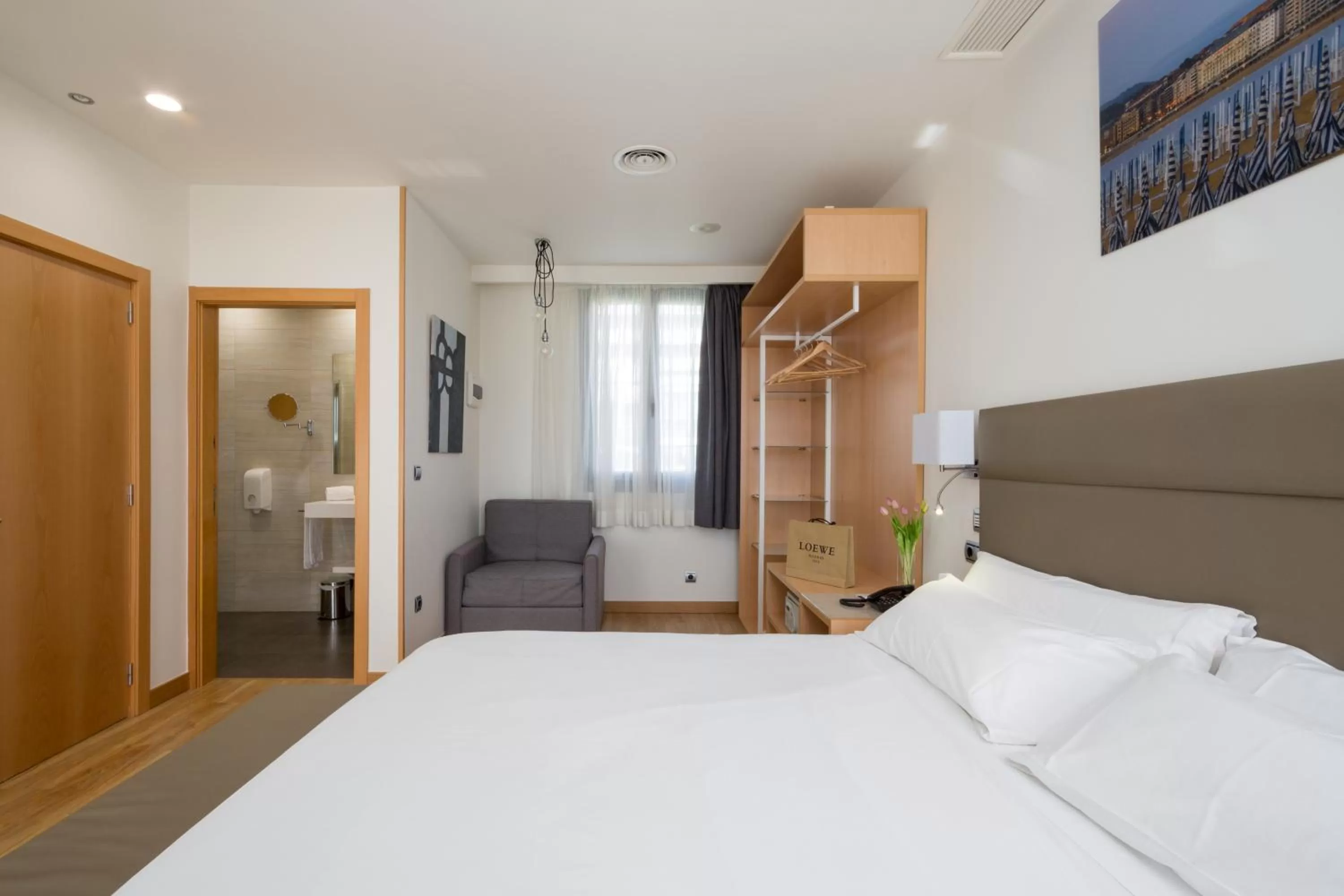 Photo of the whole room, Bed in Hotel Palacio de Aiete