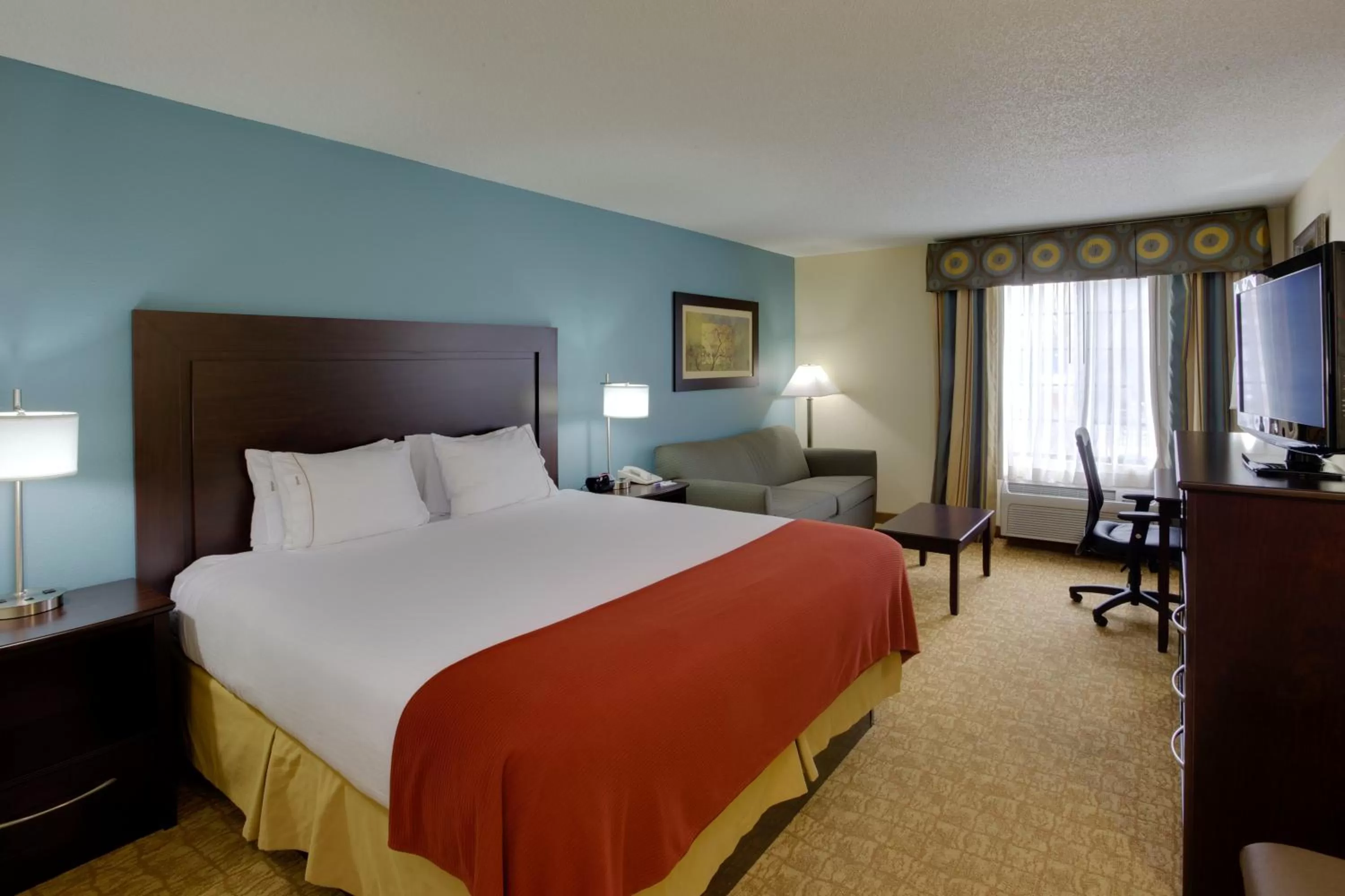 Photo of the whole room in Holiday Inn Express Winston-Salem by IHG