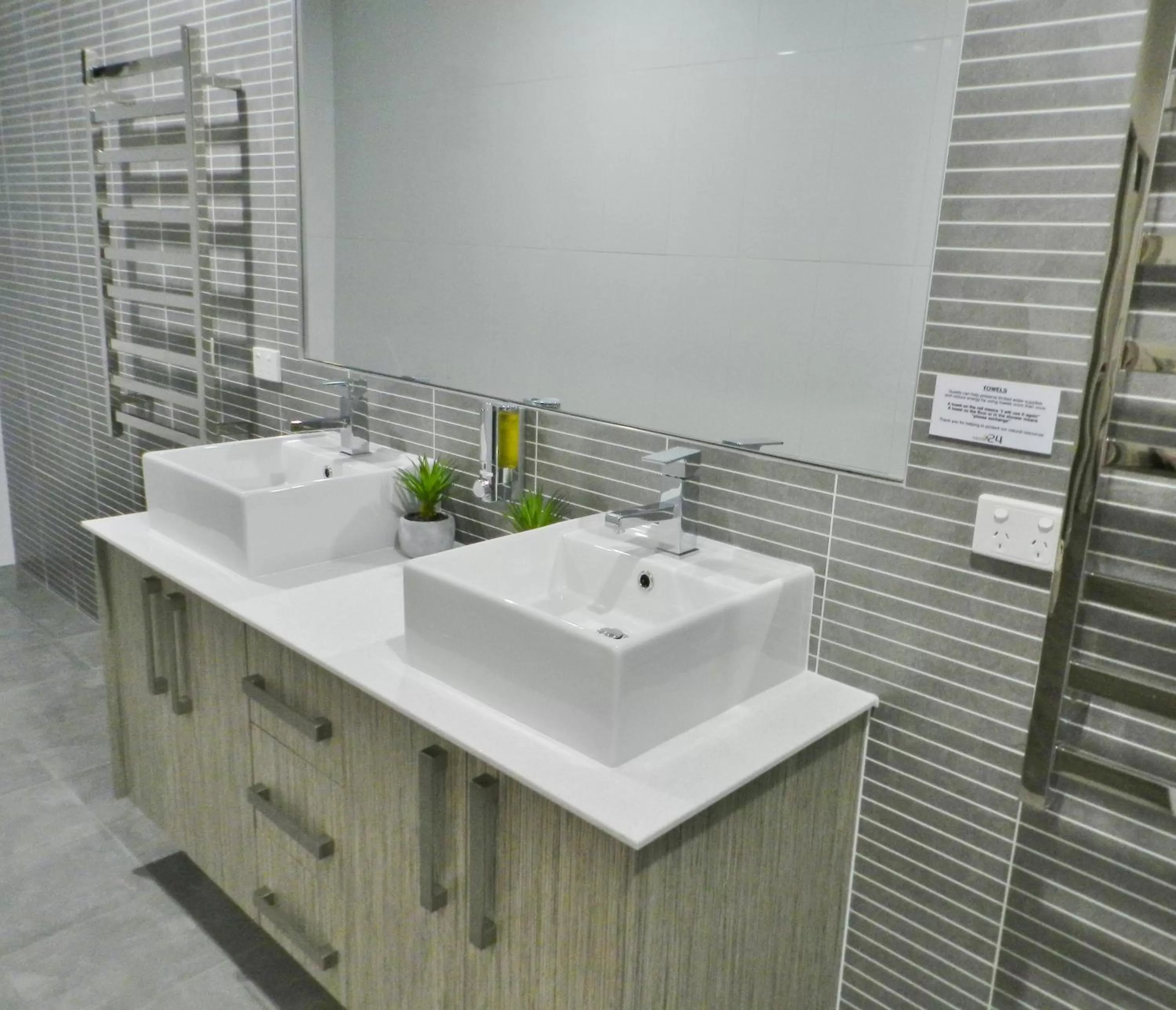 Bathroom in Motel 24