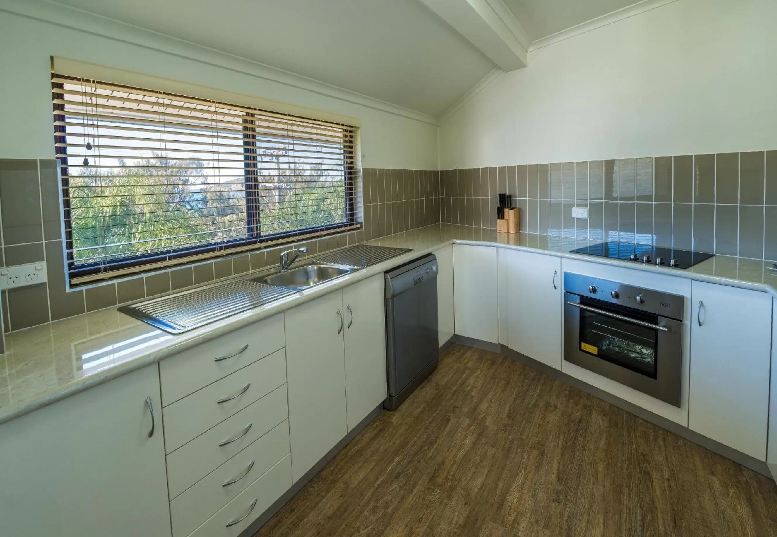 Kitchen or kitchenette in Rosslyn Bay Resort Yeppoon