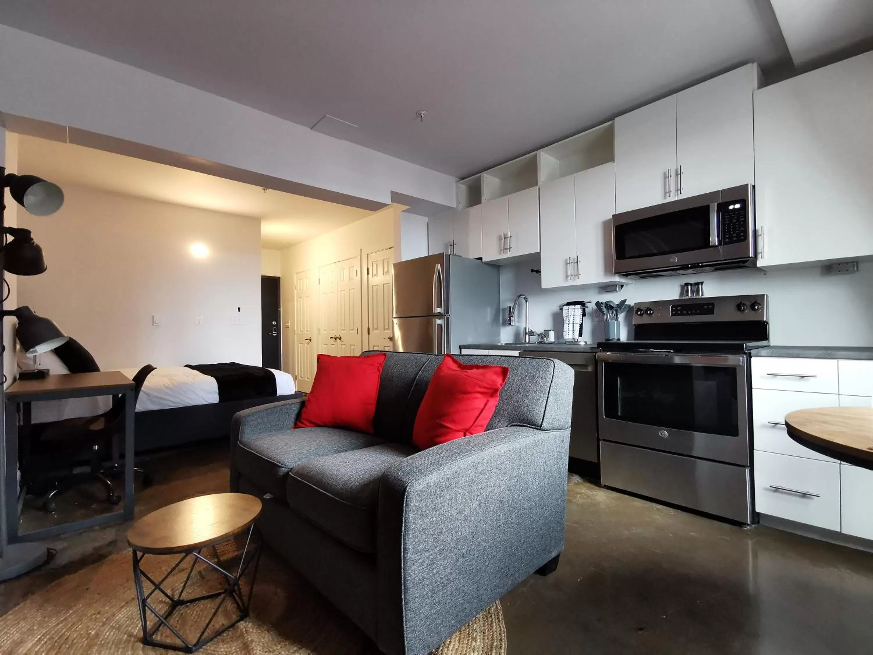 Cameo Hotel and Suites