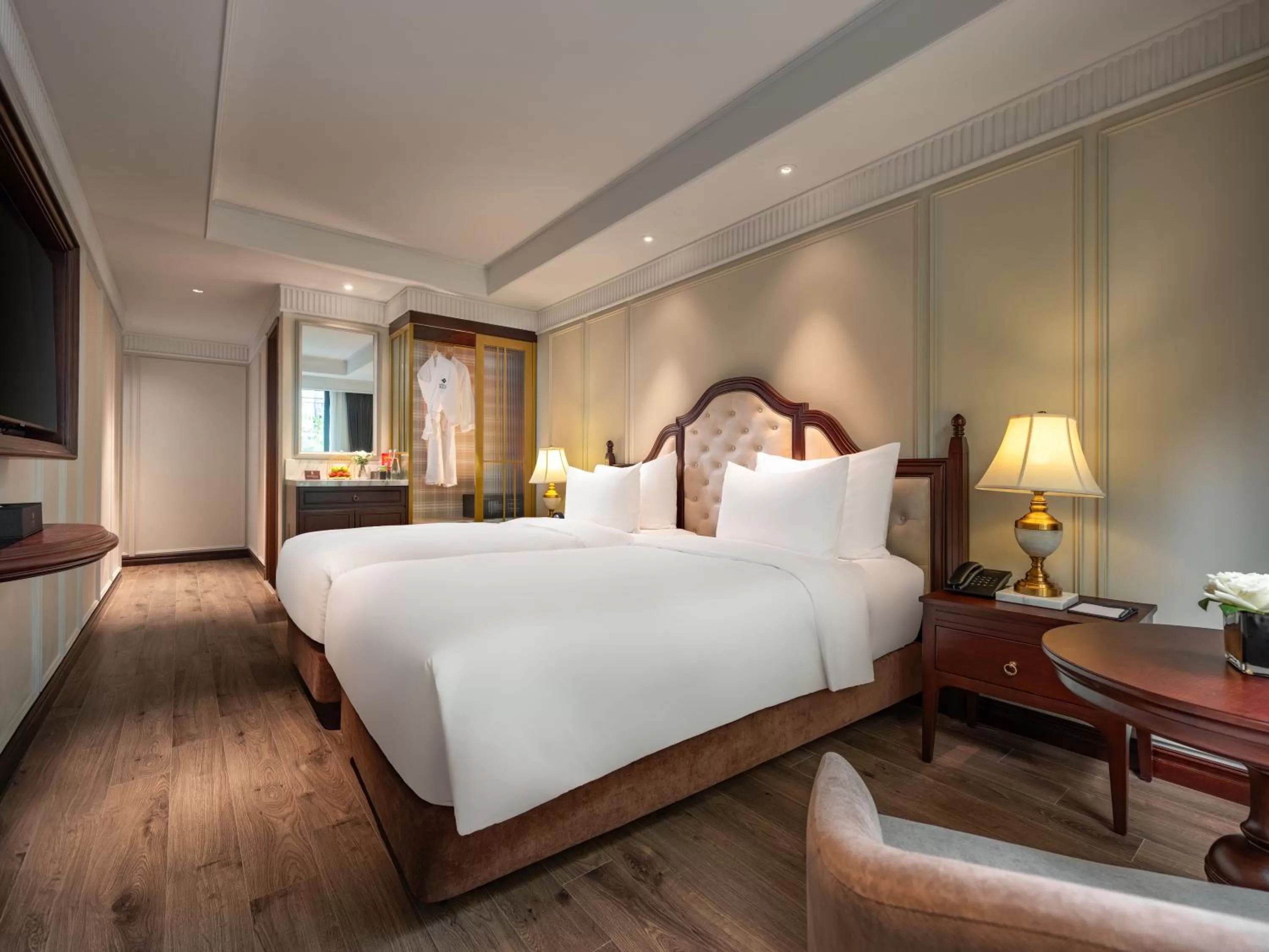 Bedroom, Bed in GRAND HOTEL du LAC Hanoi