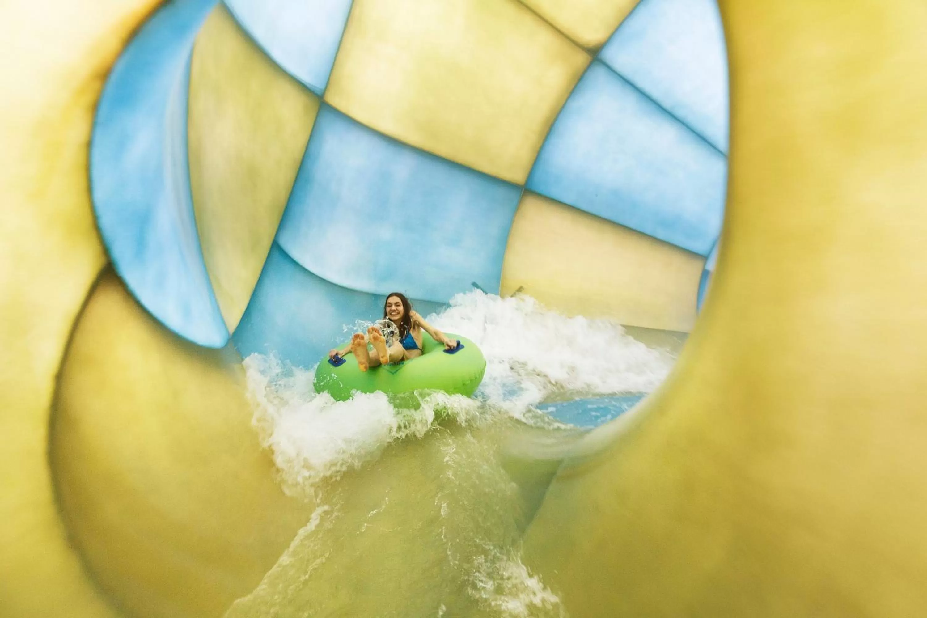 Swimming pool in Hotel Eemhof by Center Parcs