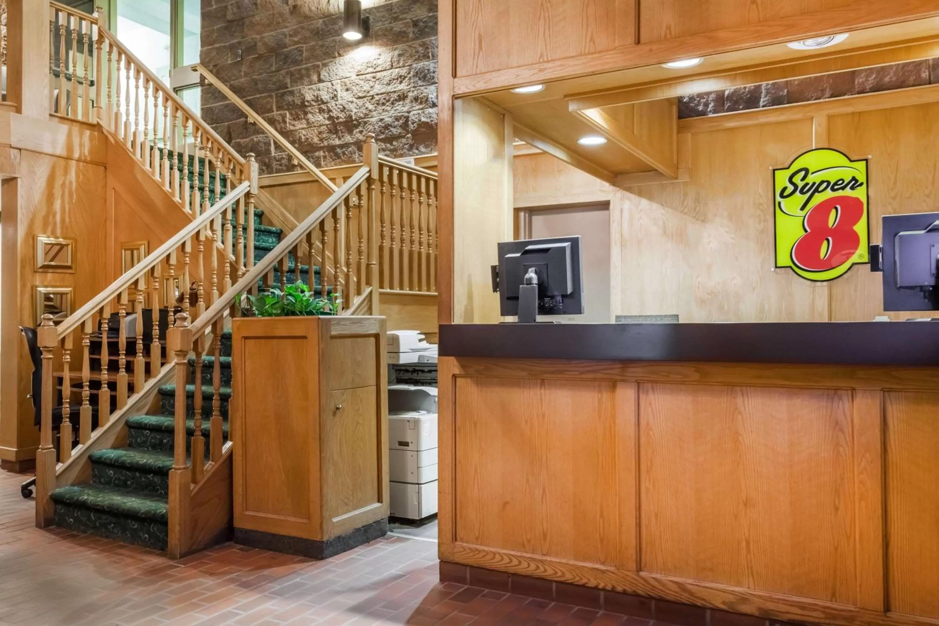 Lobby or reception in Super 8 by Wyndham Sudbury ON