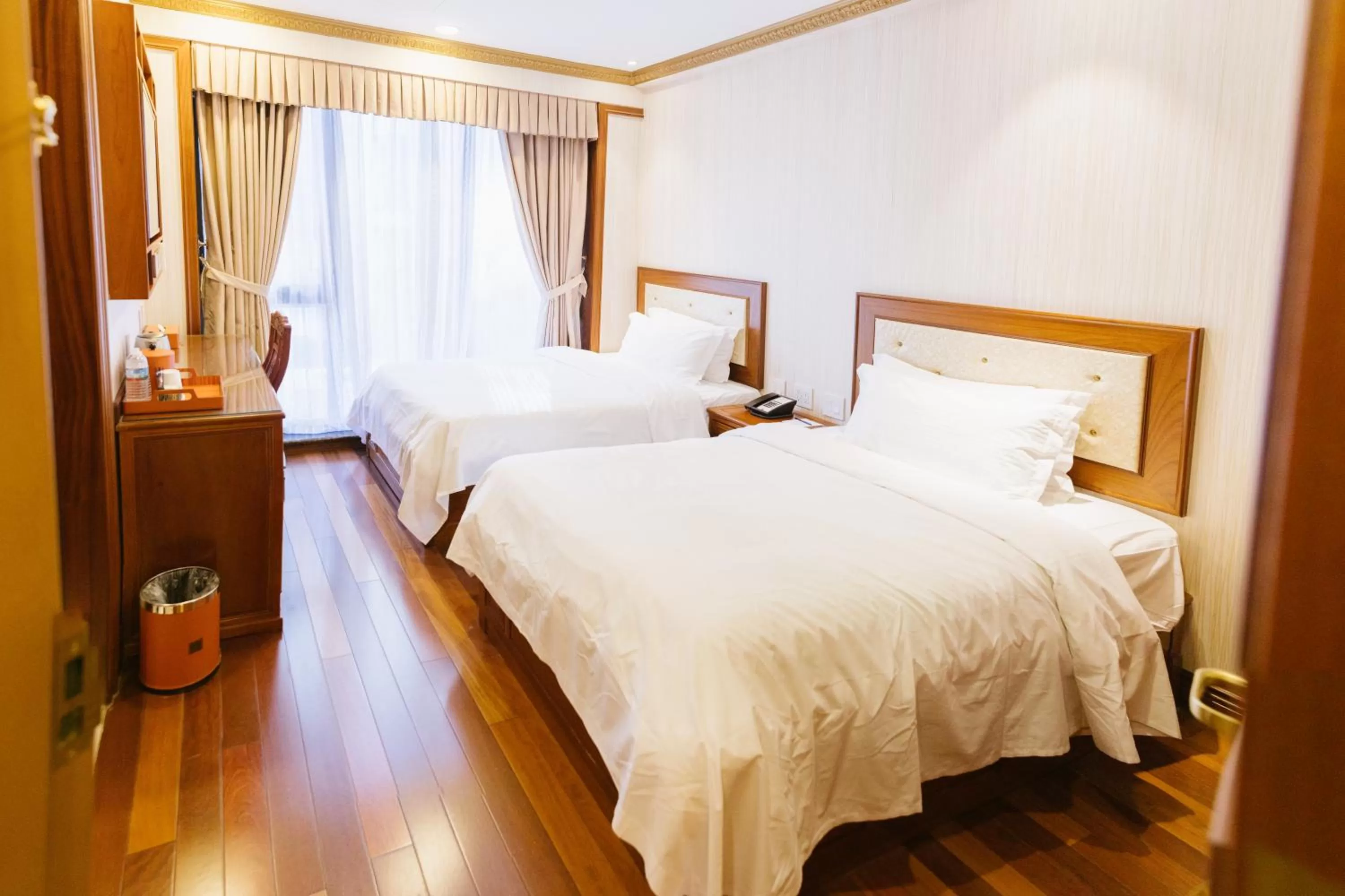 Bed in The Allen Hotel