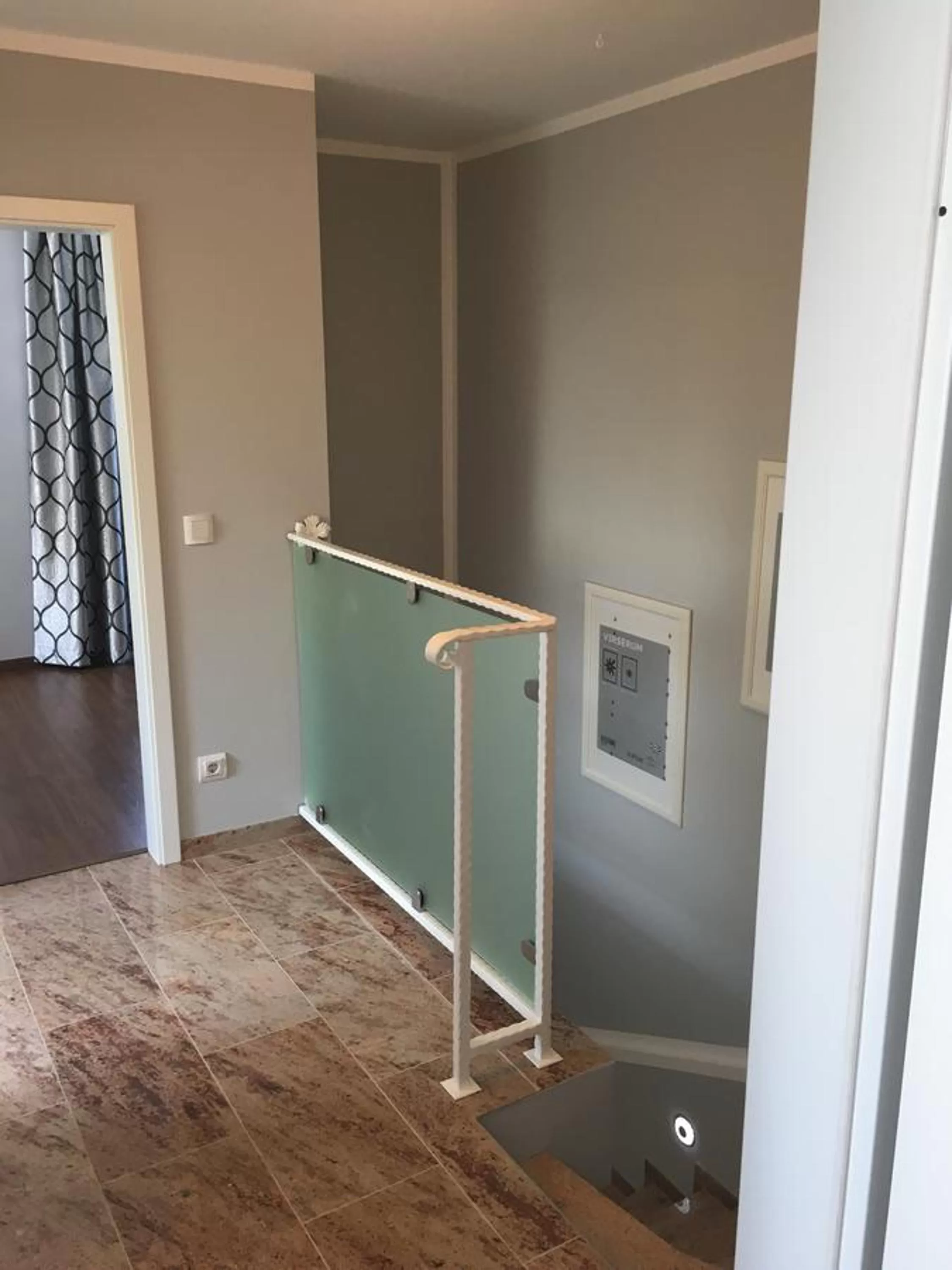 Property building, TV/Entertainment Center in Merkel Villa Apartamente