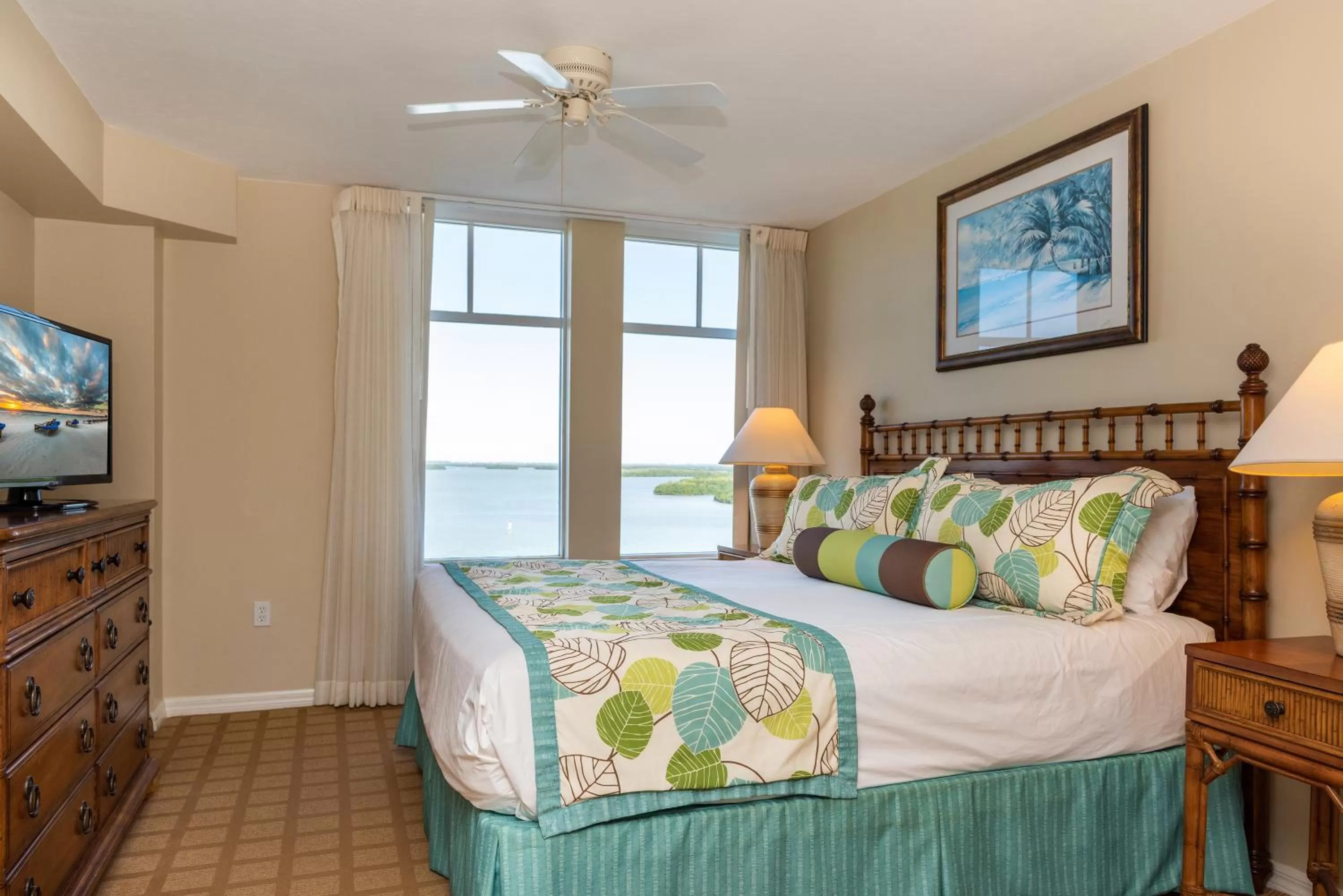 Luxury Suite - High Floor in Lovers Key Resort