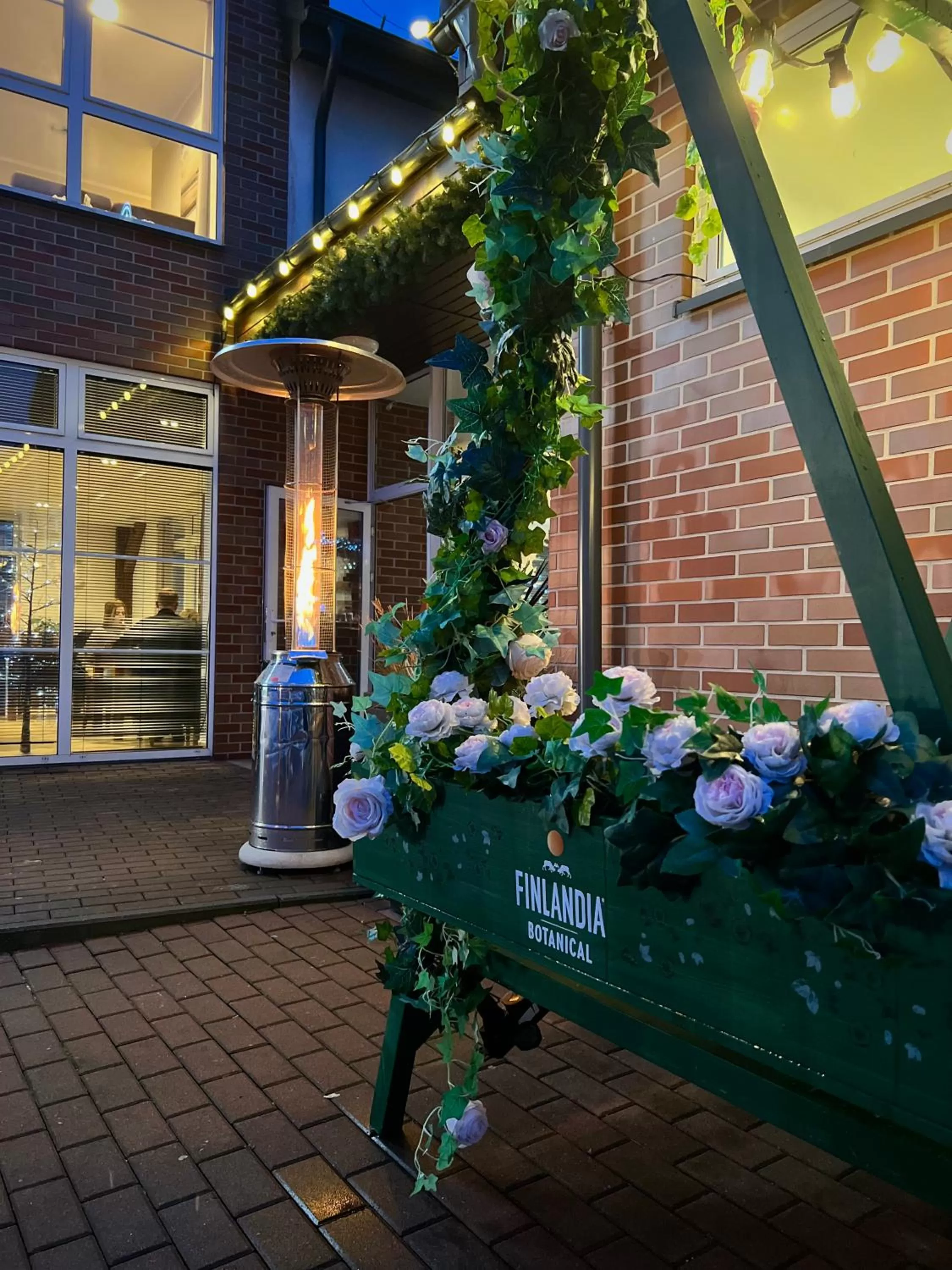 Restaurant/places to eat in W Porcie