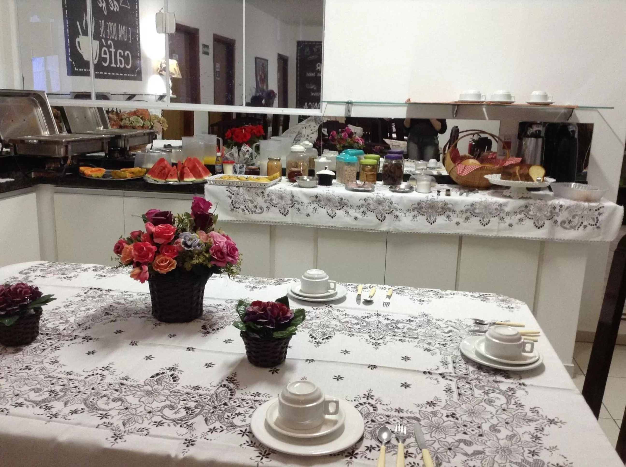 Buffet breakfast, Restaurant/Places to Eat in Pousada Alvorada Brotas - e agendamento das atividades turísticas