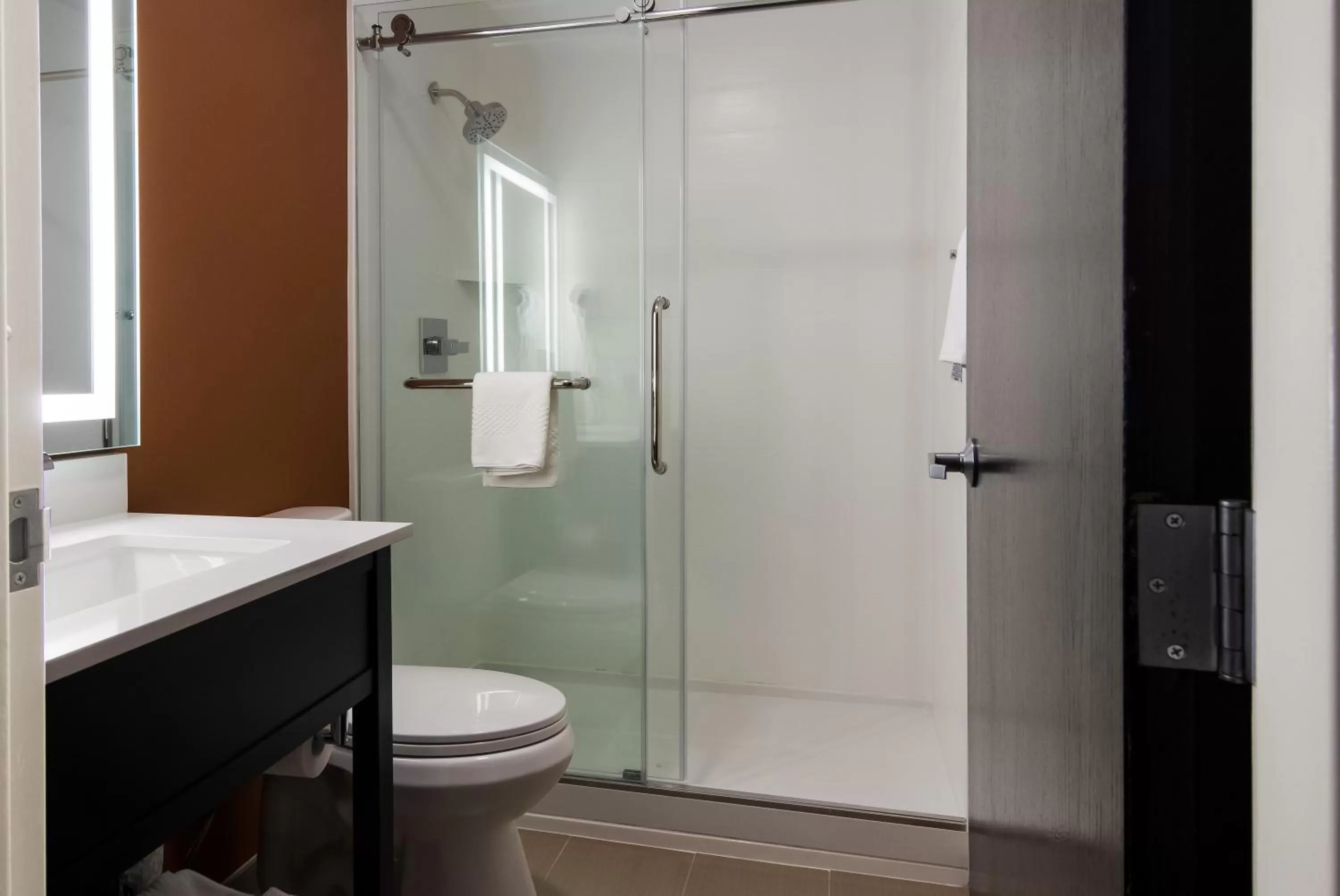 Shower in Sleep Inn Erie near Sports Center