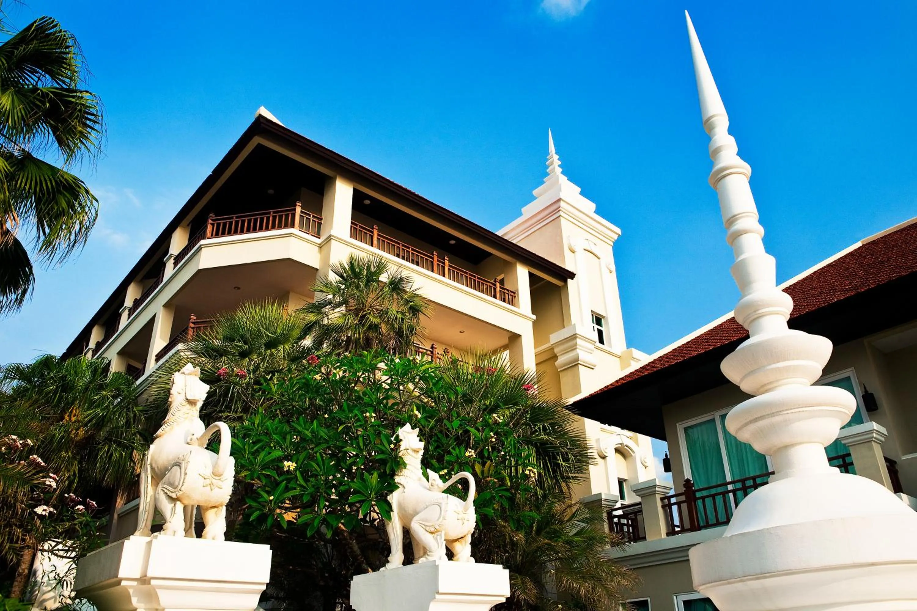Facade/entrance in Dor-Shada Resort By The Sea