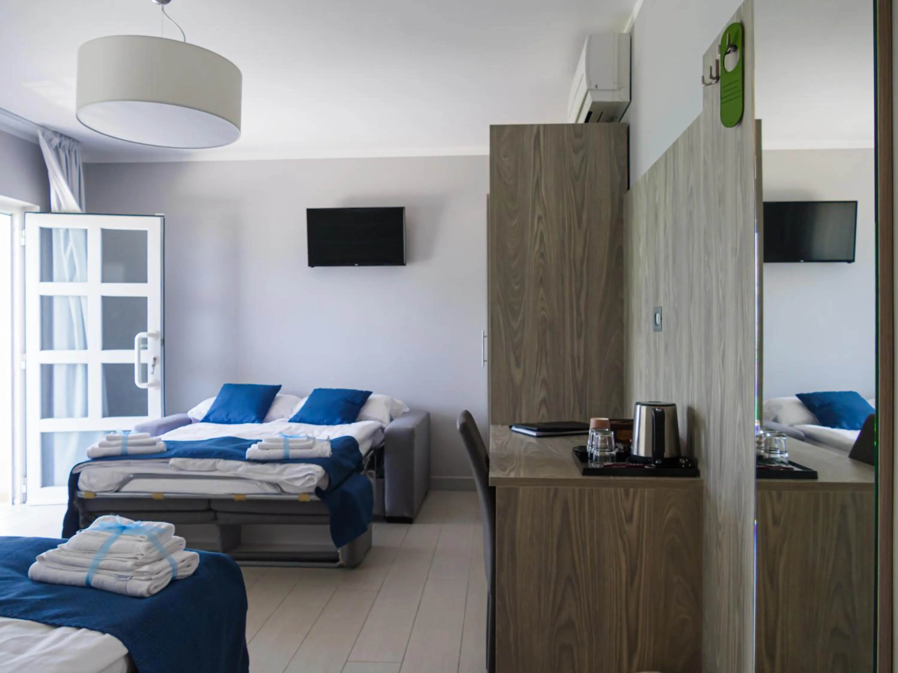 Photo of the whole room in Hotel Casa Marinella