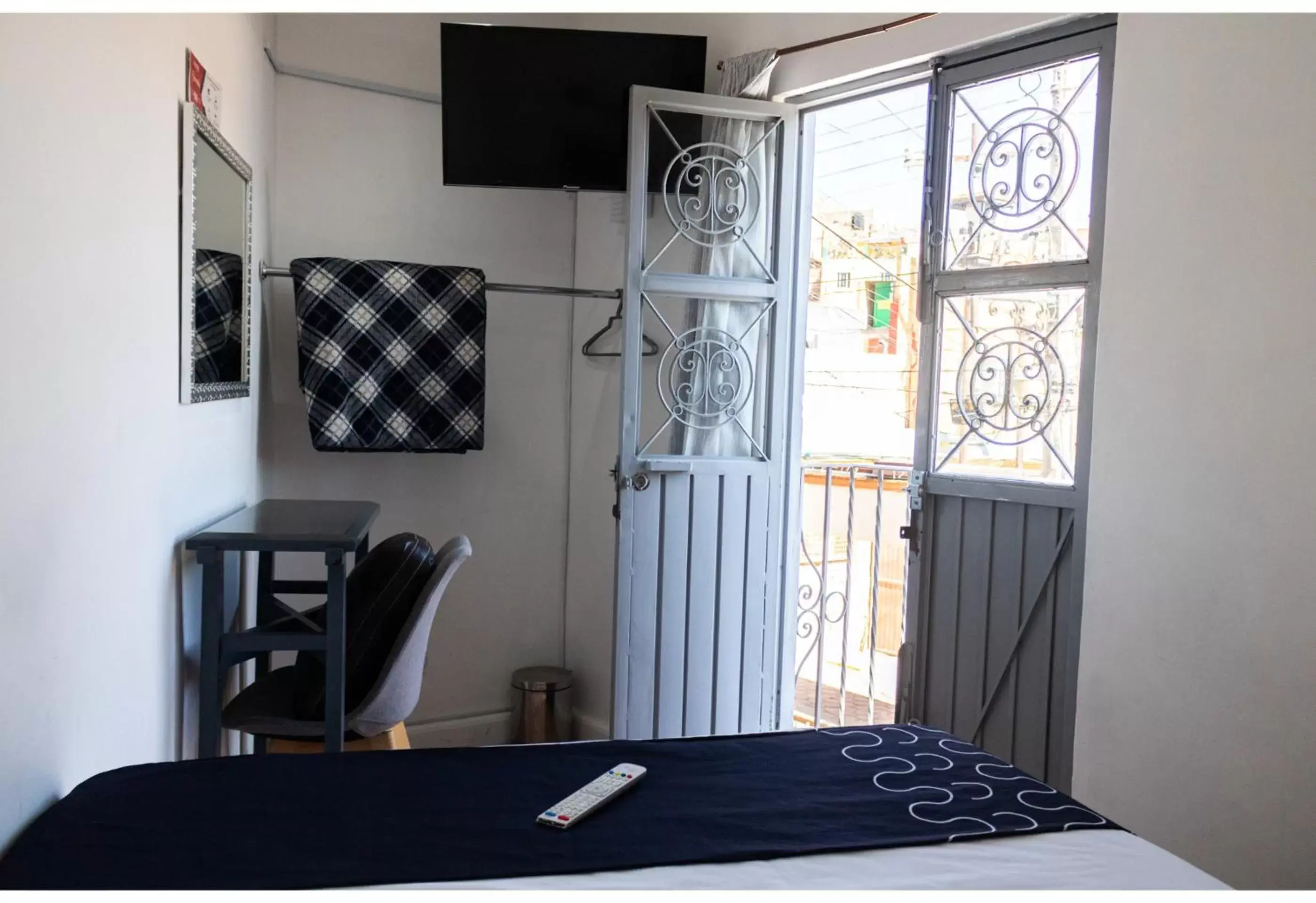 Double Room with Balcony in Hotel La Colección, Universidad de Guanajuato, Centro Double Room with Balcony in Hotel La Colección, Universidad de Guanajuato, Centro