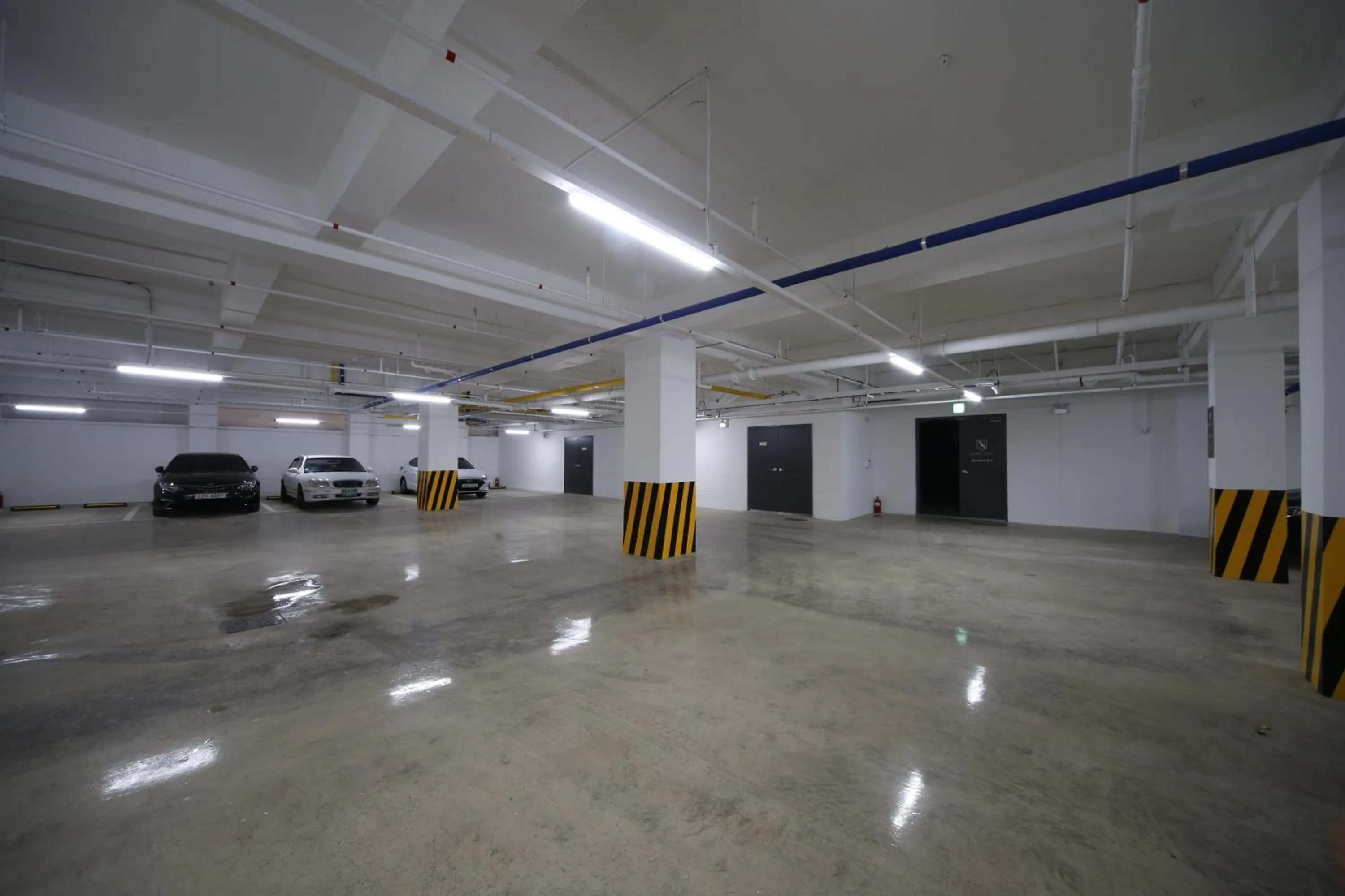 Property building in Hotel Noblestay