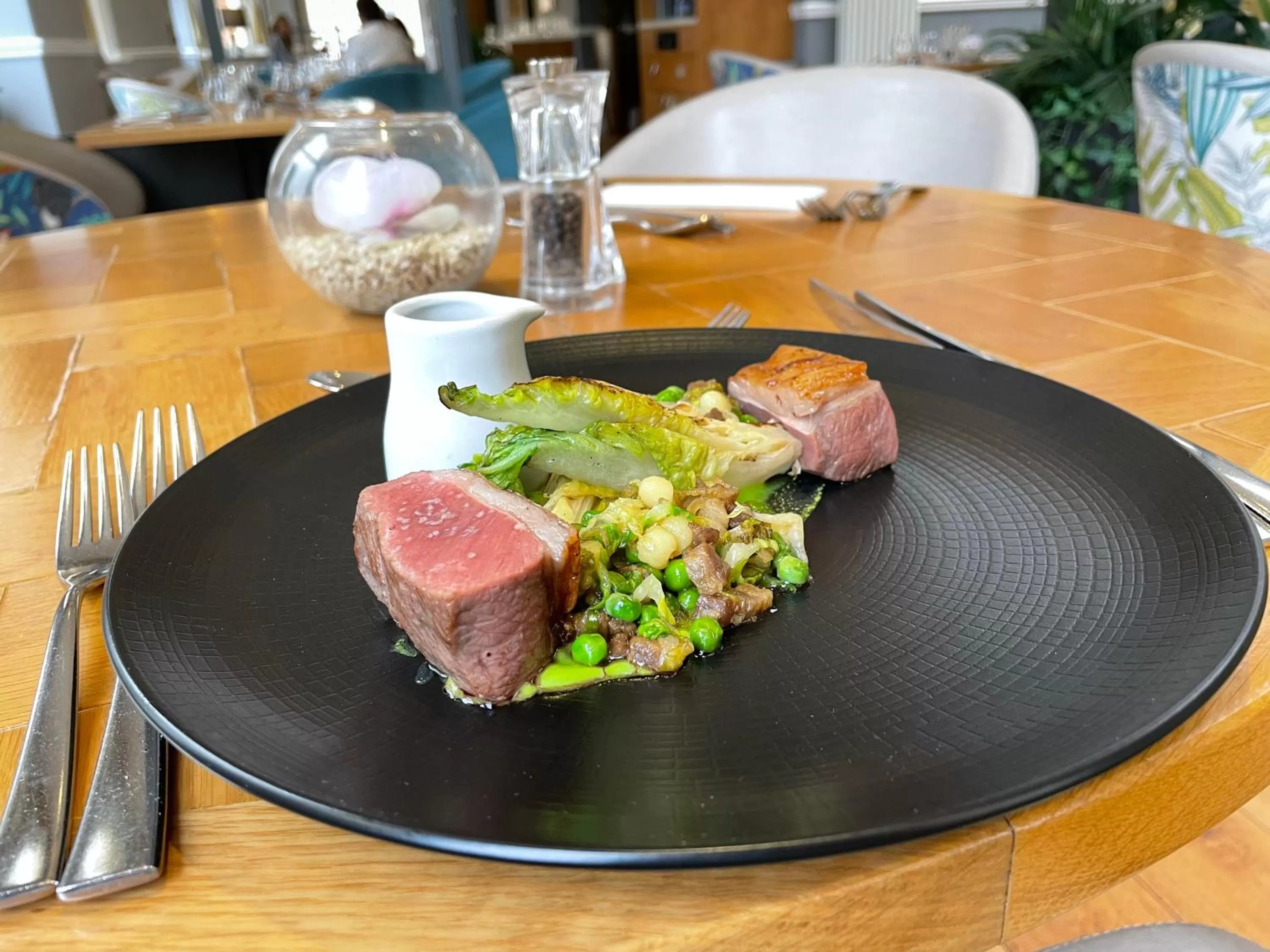 Restaurant/places to eat in Oakley Hall Hotel