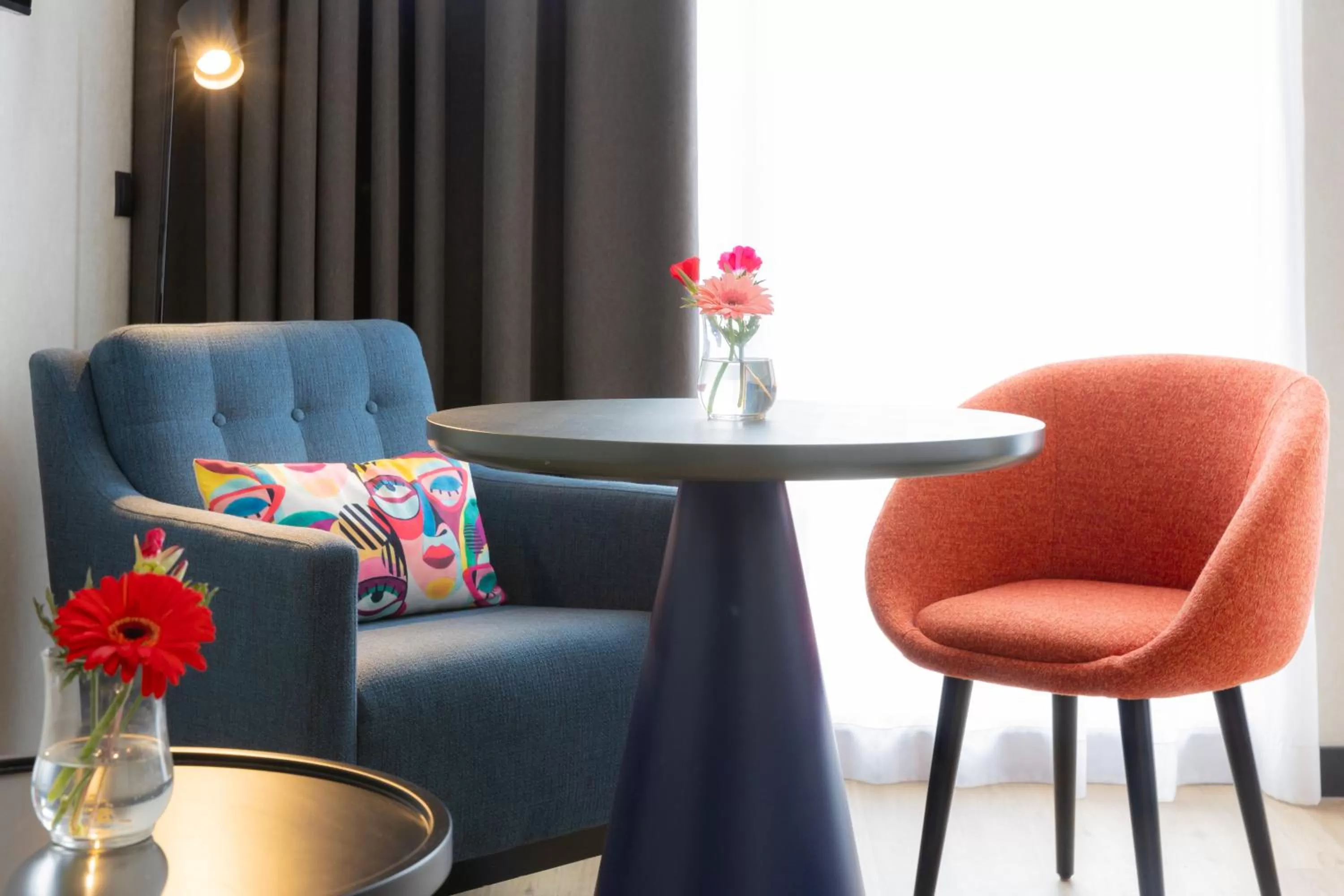 Seating area in ibis Styles Den Haag Scheveningen