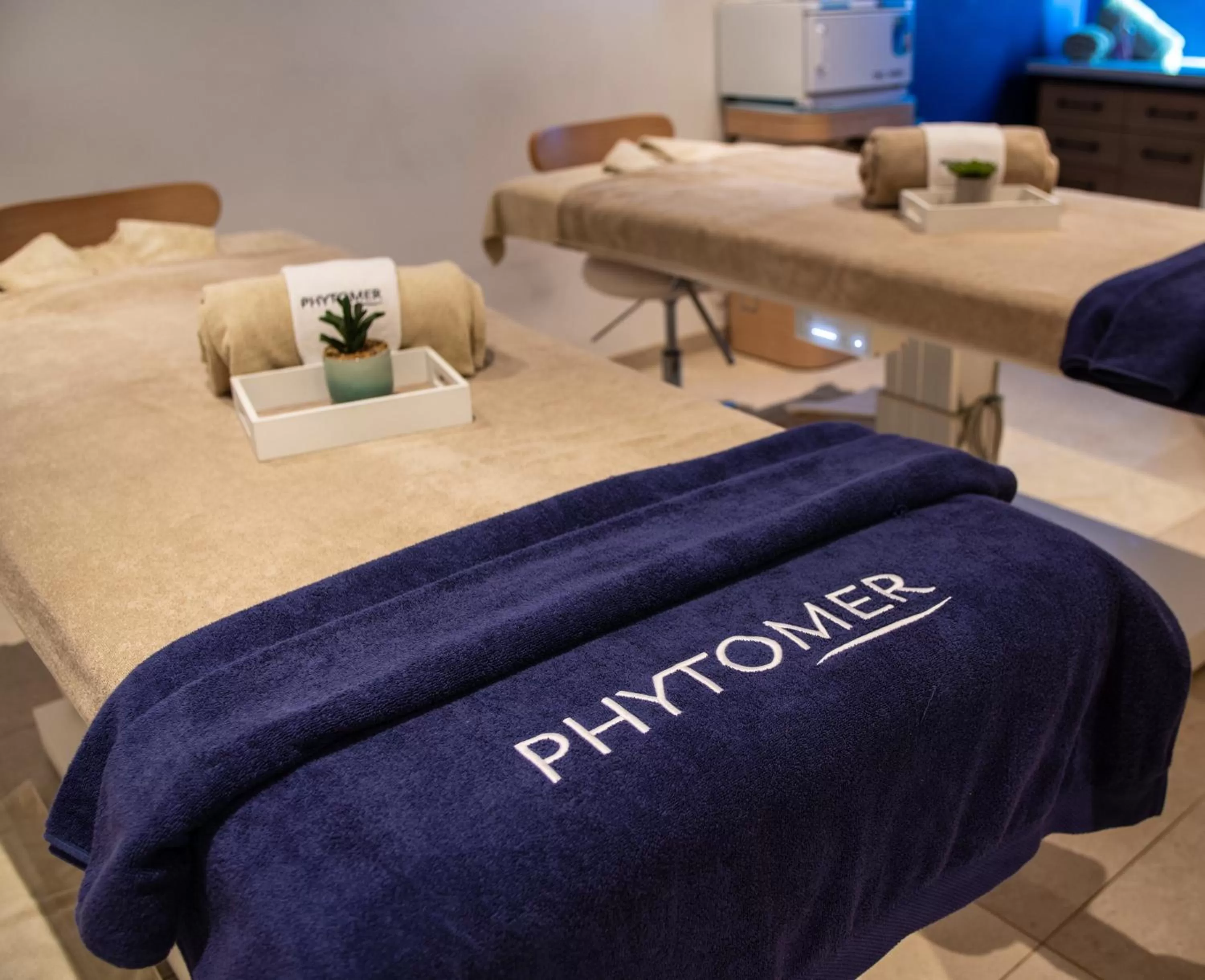 Massage, Bed in Mercure Avignon TGV Hotel & Spa