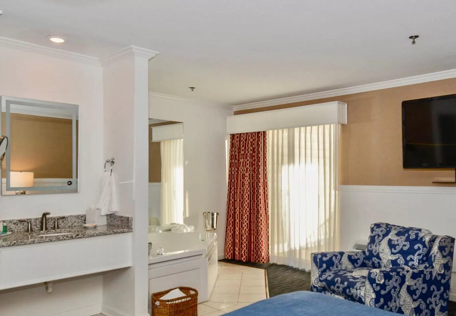 Seating area in Avenue Inn & Spa