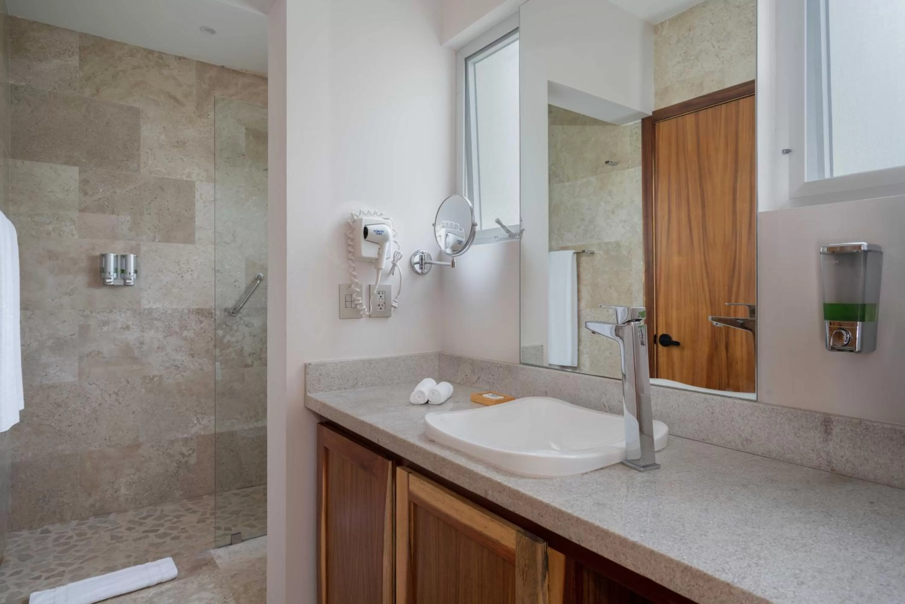 Shower in Valhalla Residences by Biwa