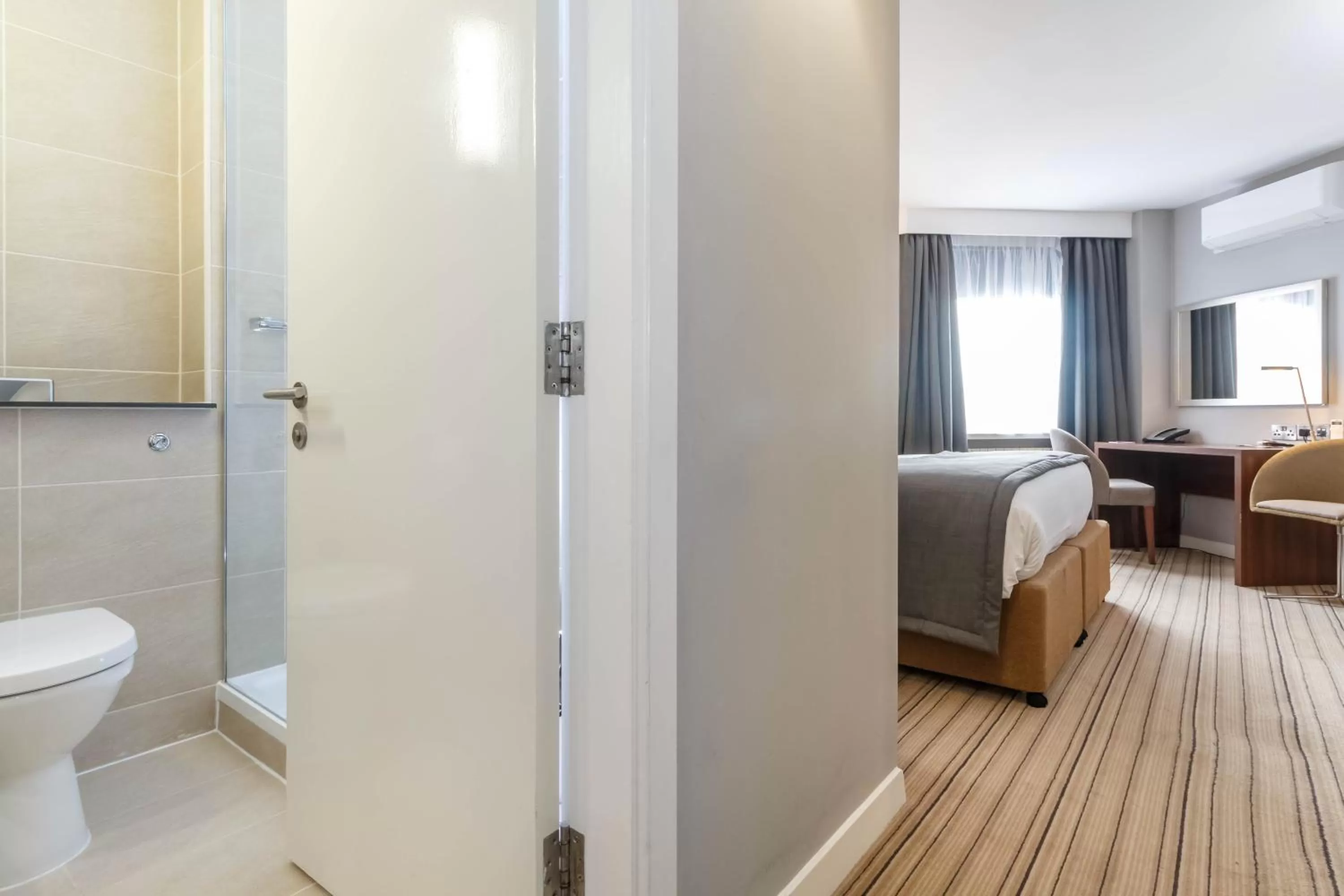 Bed in Garner Hotel Preston Samlesbury by IHG