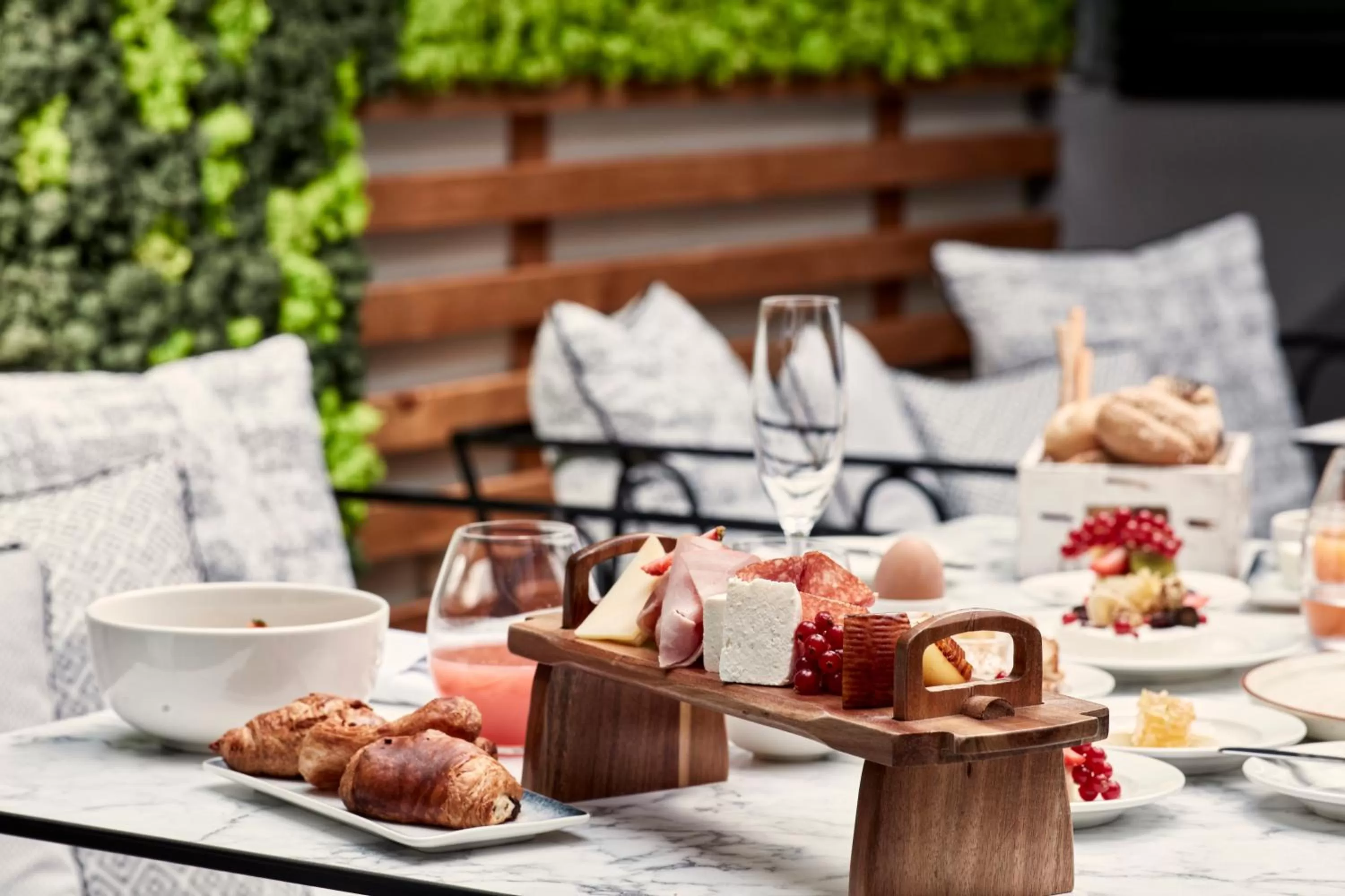 Restaurant/places to eat in Antigon Urban Chic Hotel, Thessaloniki