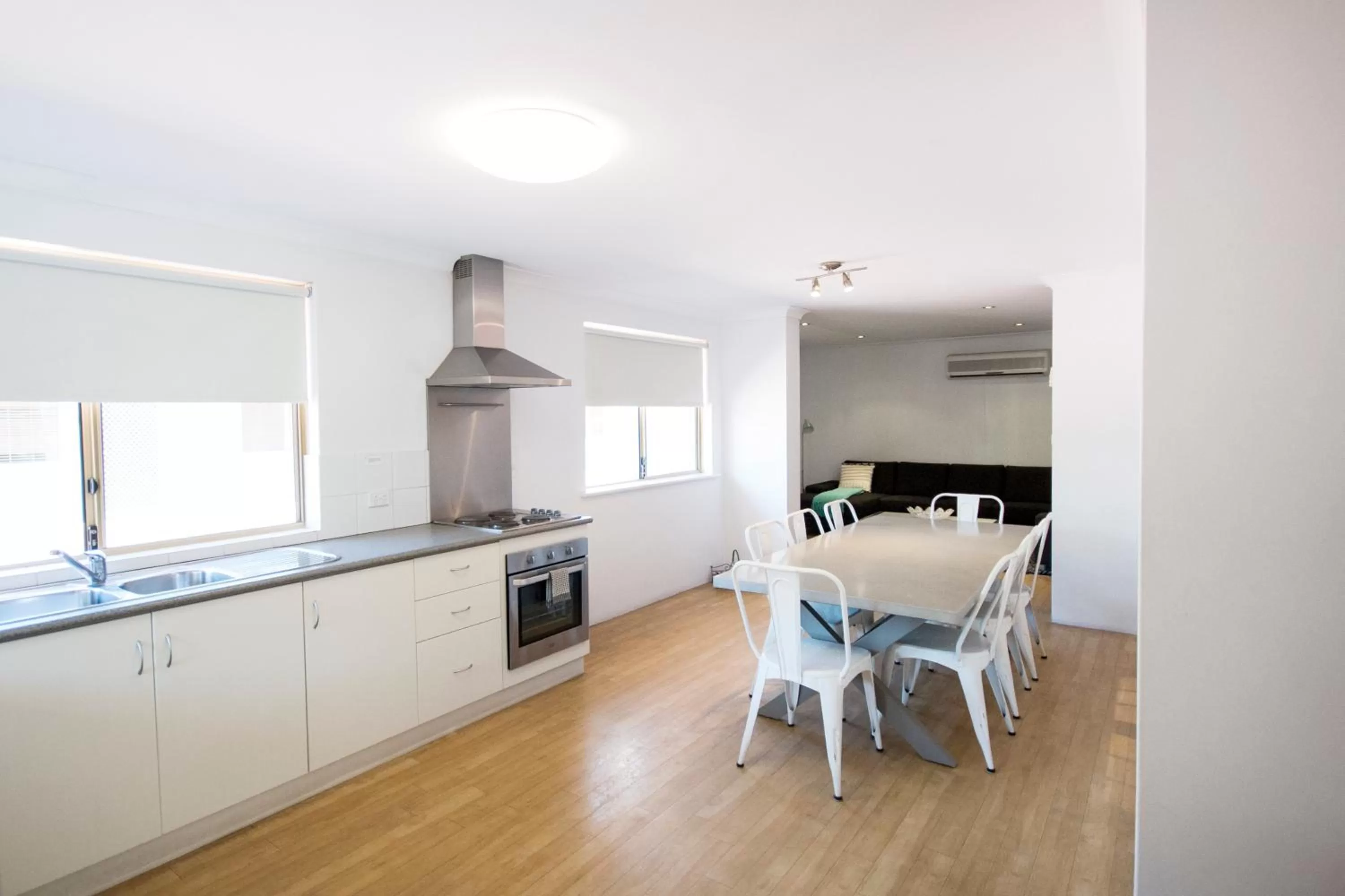 Kitchen or kitchenette, Kitchen/Kitchenette in Archipelago Apartments Esperance