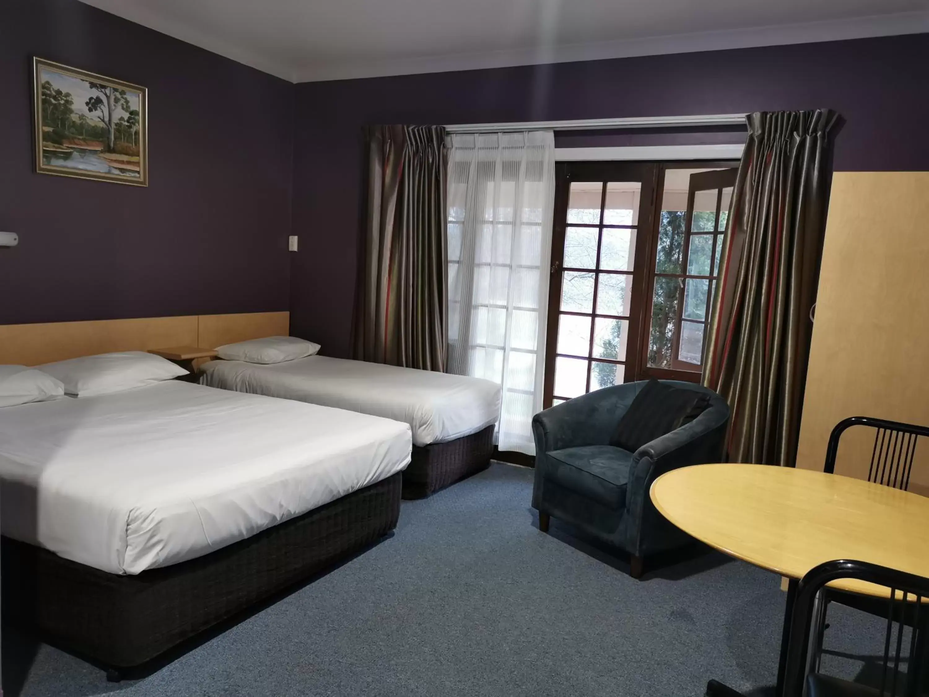 Deluxe Queen/Twin in Poplars Inn Mittagong Deluxe Queen/Twin in Poplars Inn Mittagong