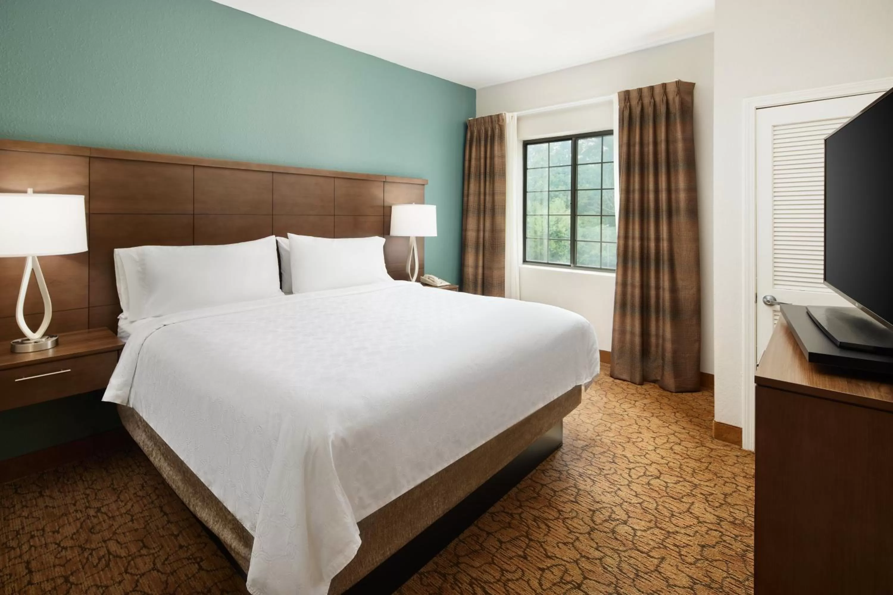 Photo of the whole room, Bed in Staybridge Suites Of Durham - Chapel Hill - RTP by IHG