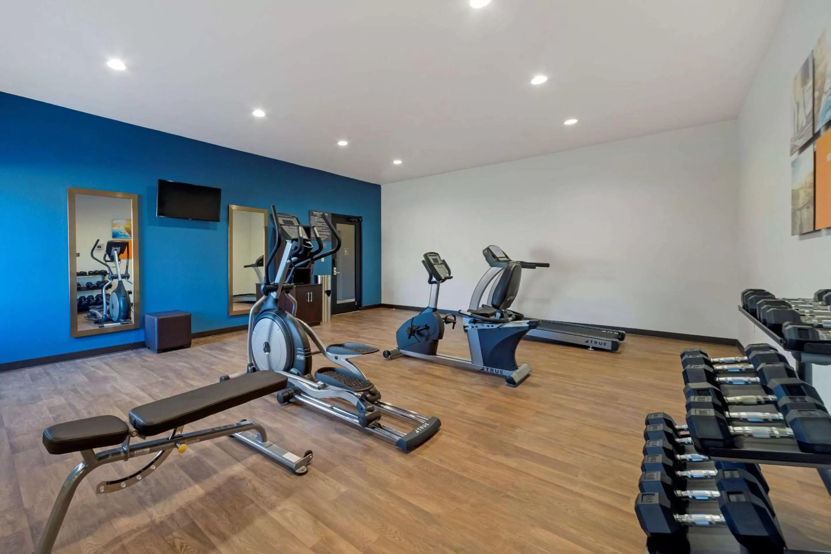 Fitness centre/facilities in Comfort Inn & Suites Harrah