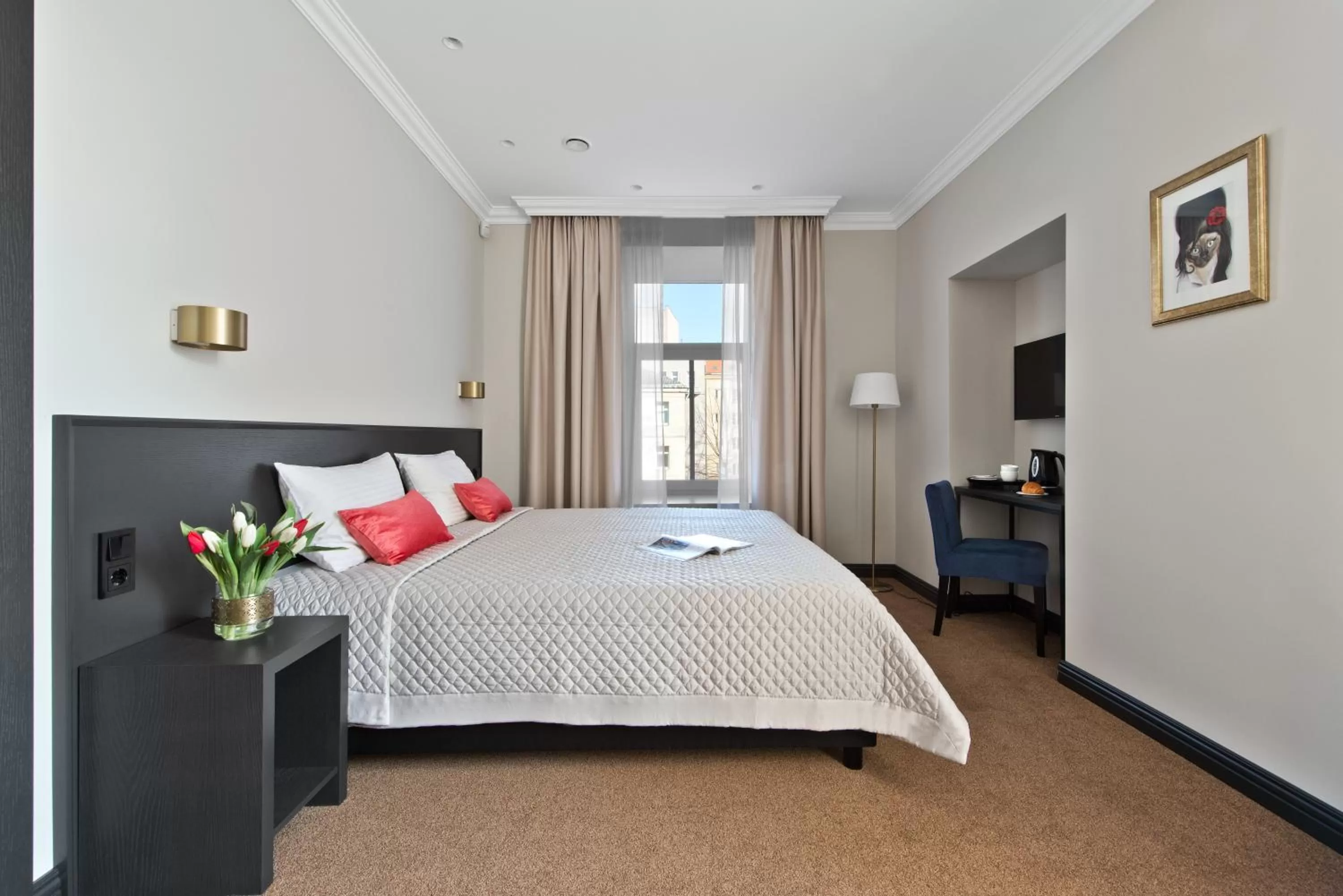 Photo of the whole room, Bed in 15th Avenue