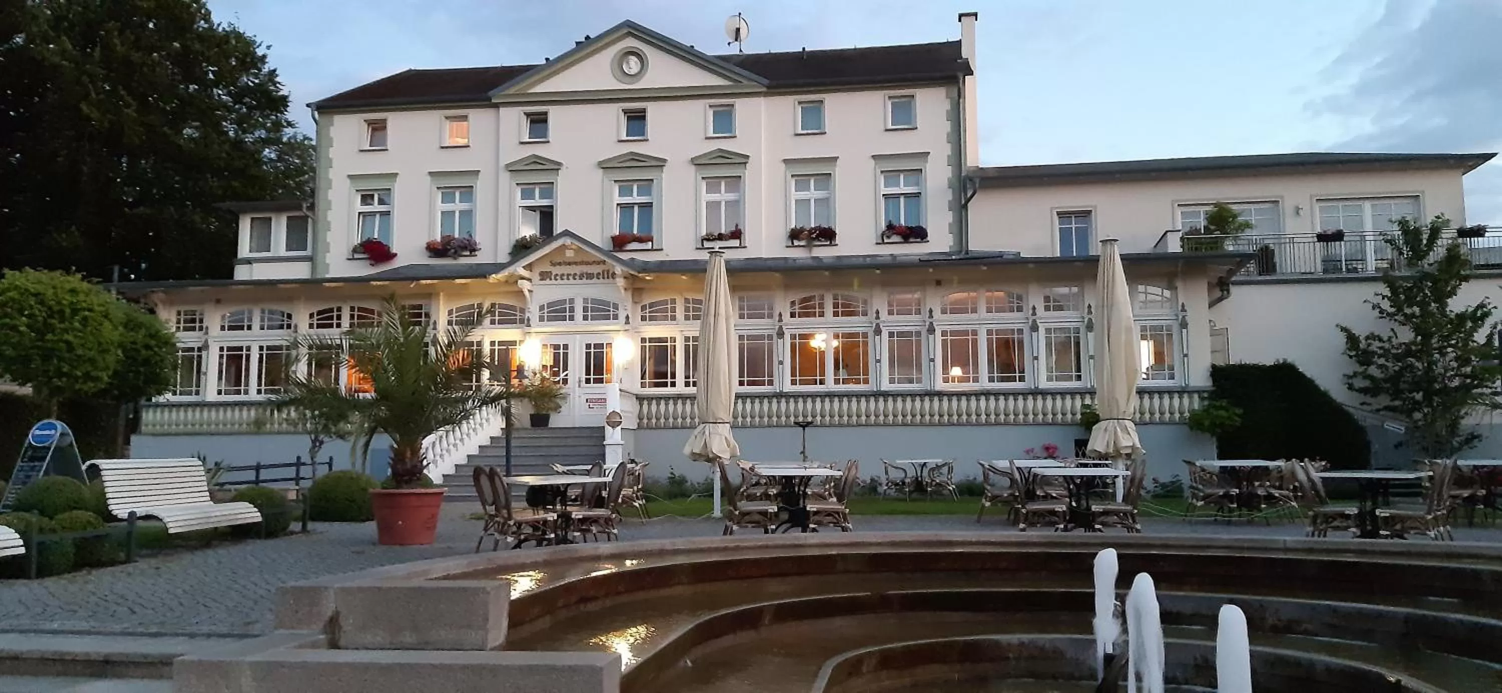 Property Building in Hotel Meereswelle - Anno 1875